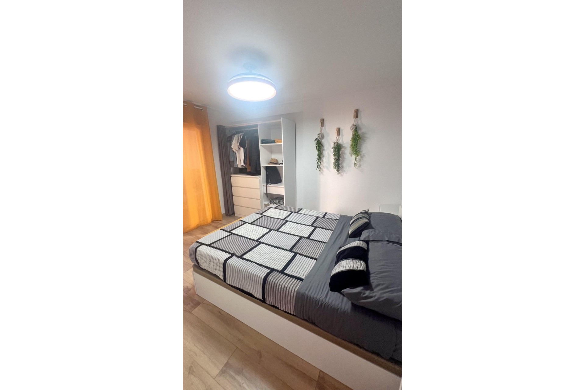 Resale - Apartment / Flat -
Torrevieja - La veleta