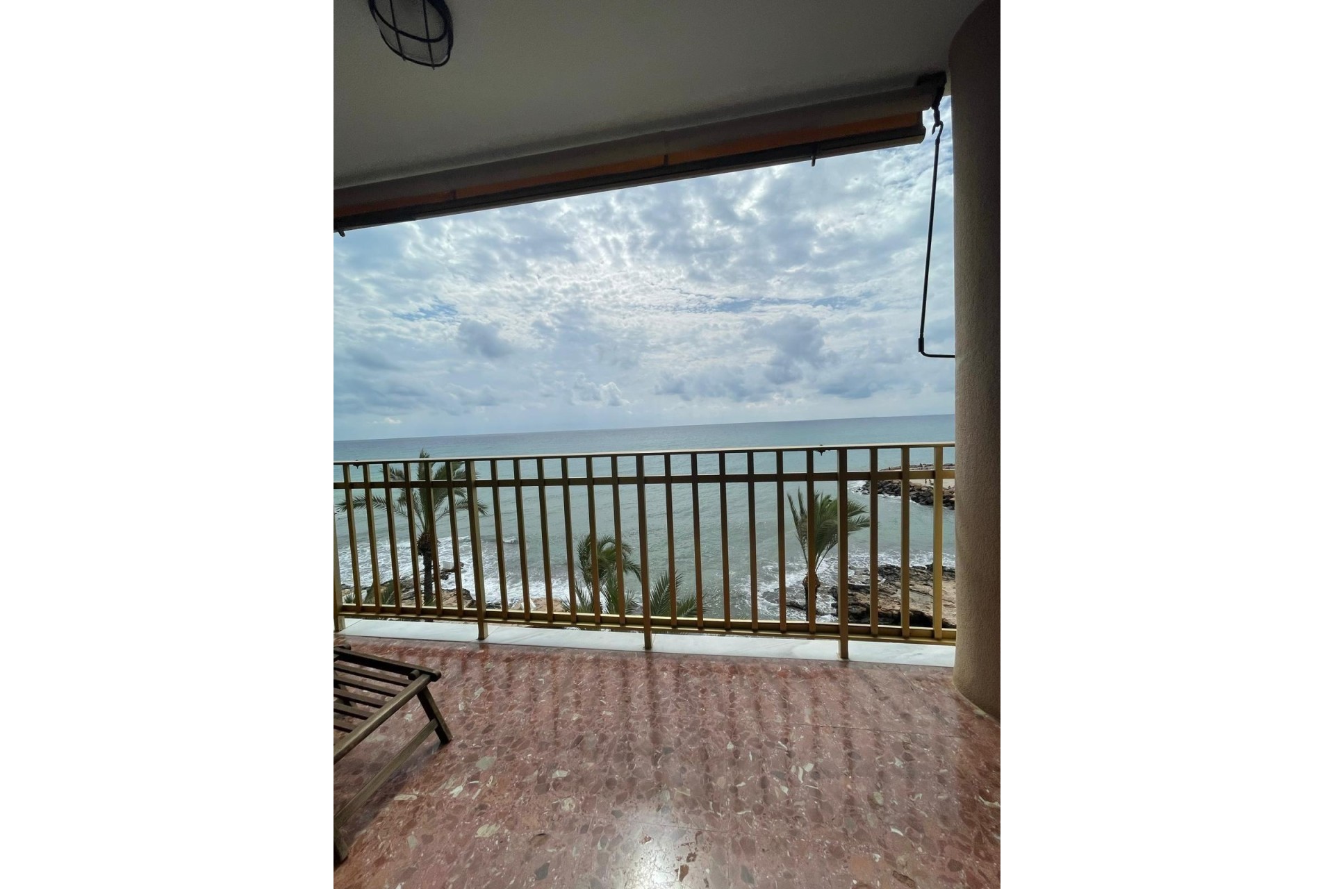 Resale - Apartment / Flat -
Torrevieja - Las Piscinas Naturales