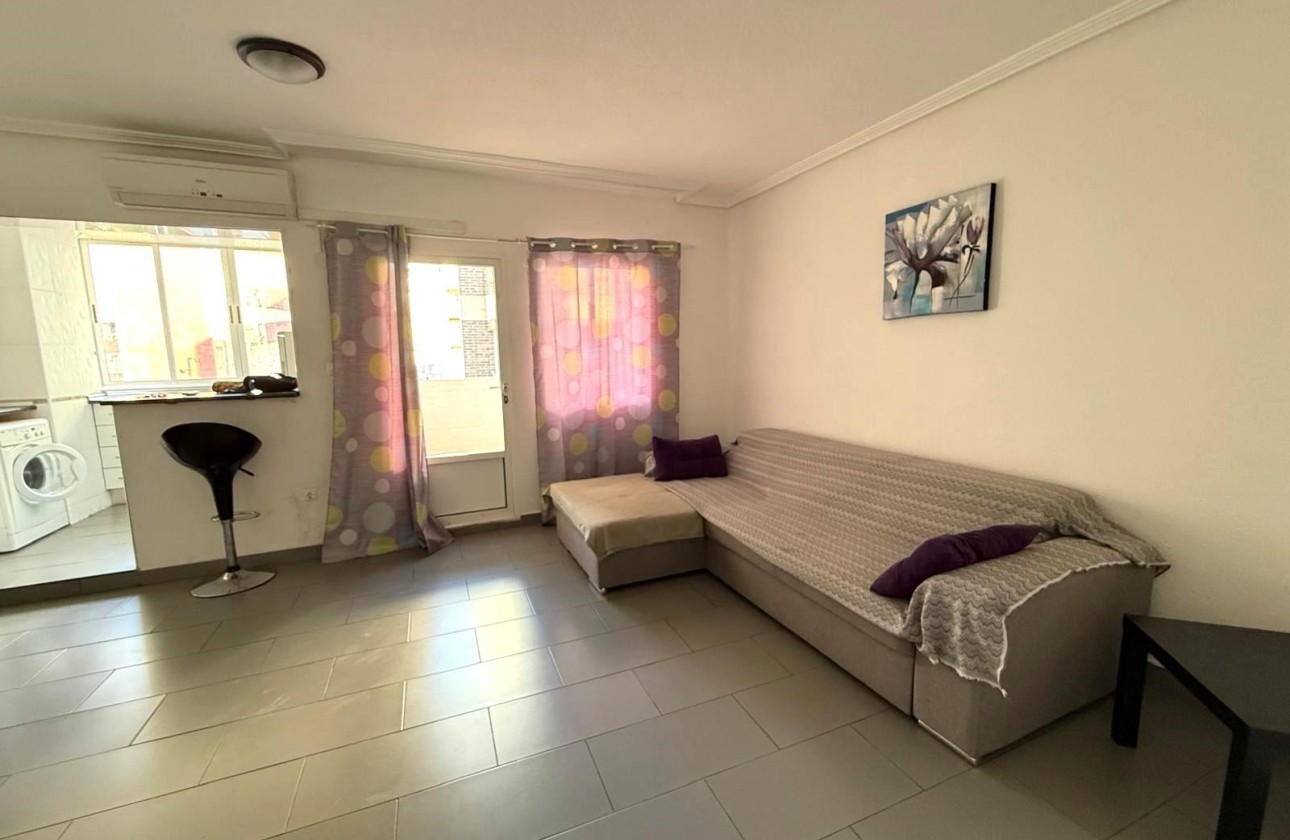 Resale - Apartment / Flat -
Torrevieja - Las Piscinas Naturales