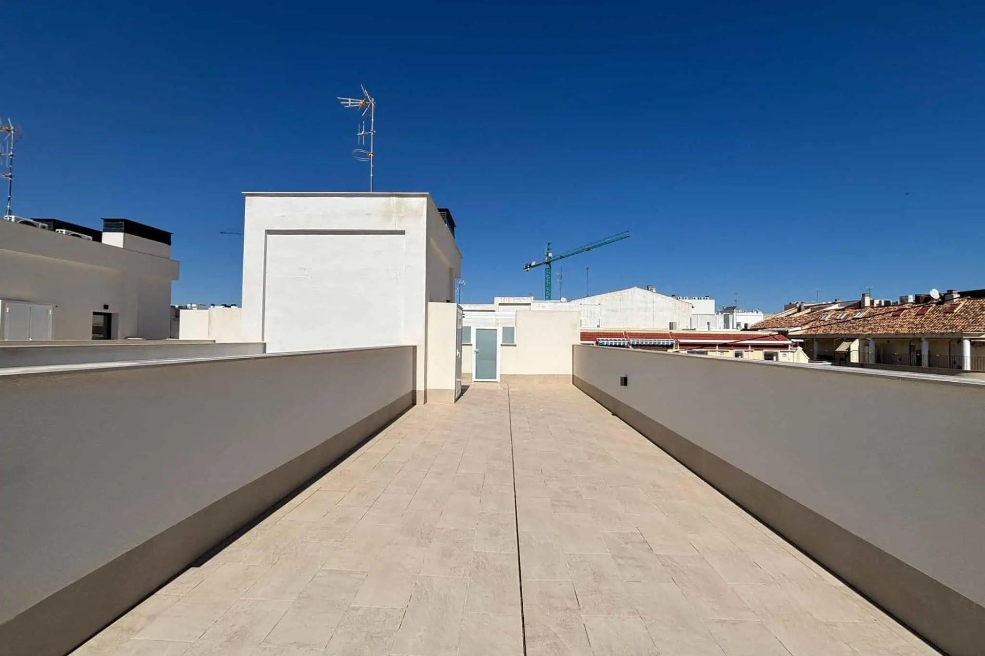 Resale - Apartment / Flat -
Torrevieja - Las Piscinas Naturales