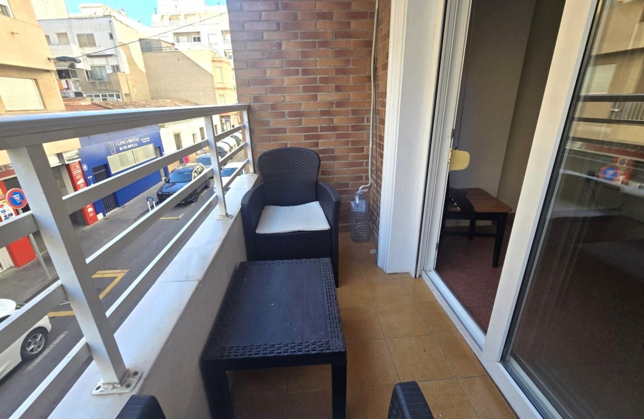 Resale - Apartment / Flat -
Torrevieja - Las Piscinas Naturales