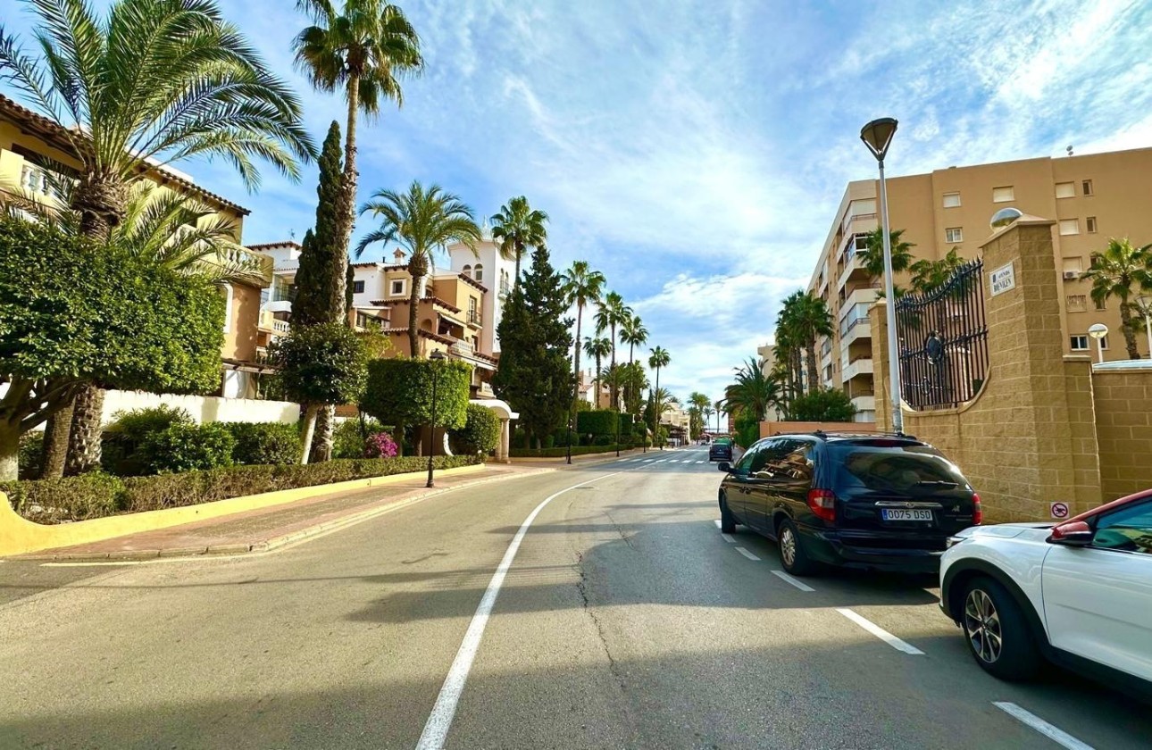 Resale - Apartment / Flat -
Torrevieja - Los Frutales