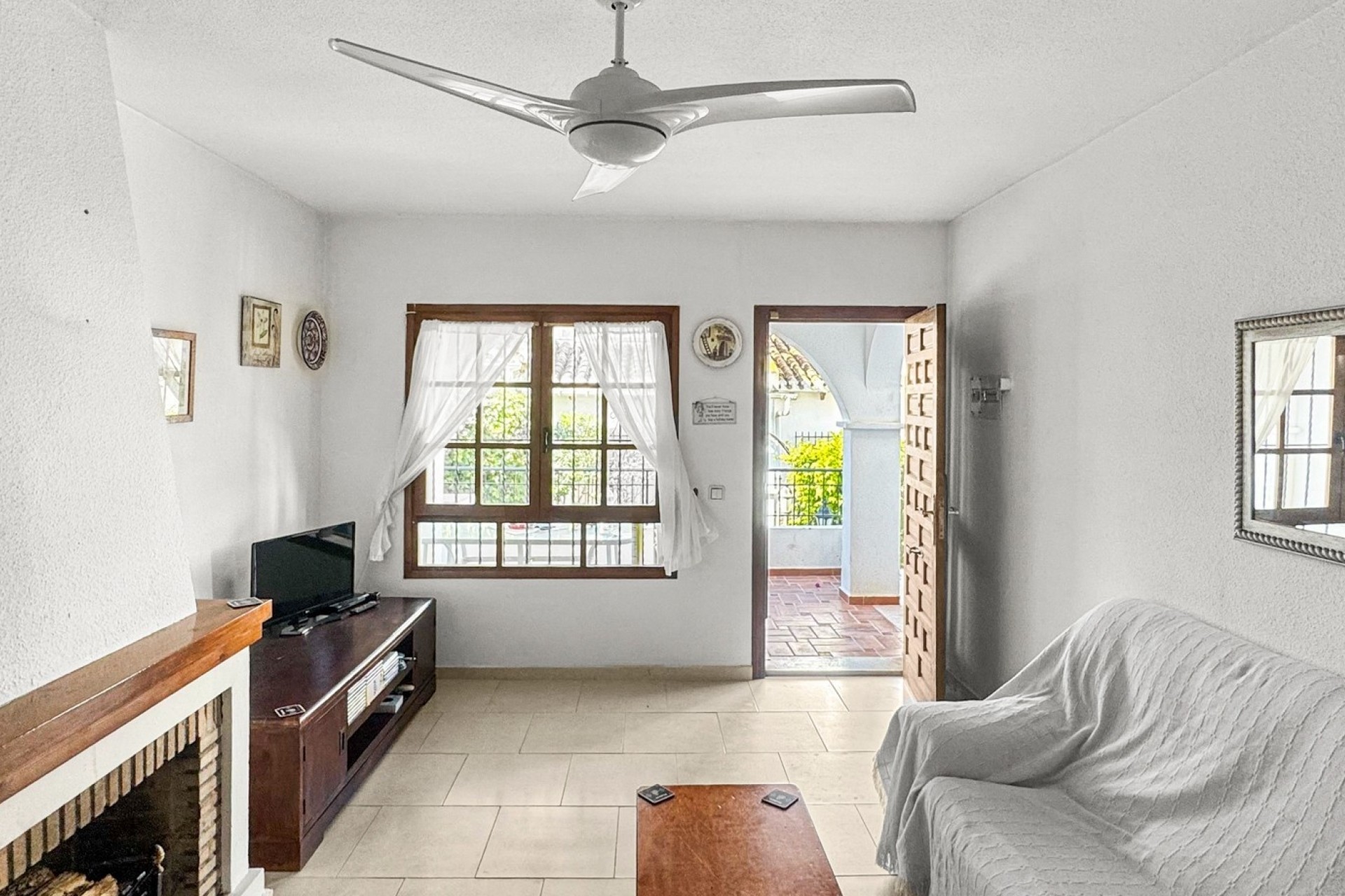 Resale - Apartment / Flat -
Torrevieja - Nueva Torrevieja - Aguas Nuevas