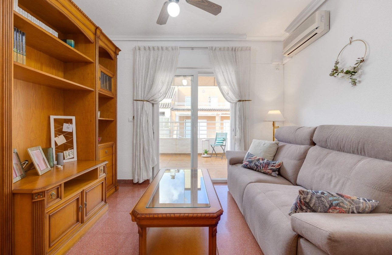Resale - Apartment / Flat -
Torrevieja - Paseo maritimo
