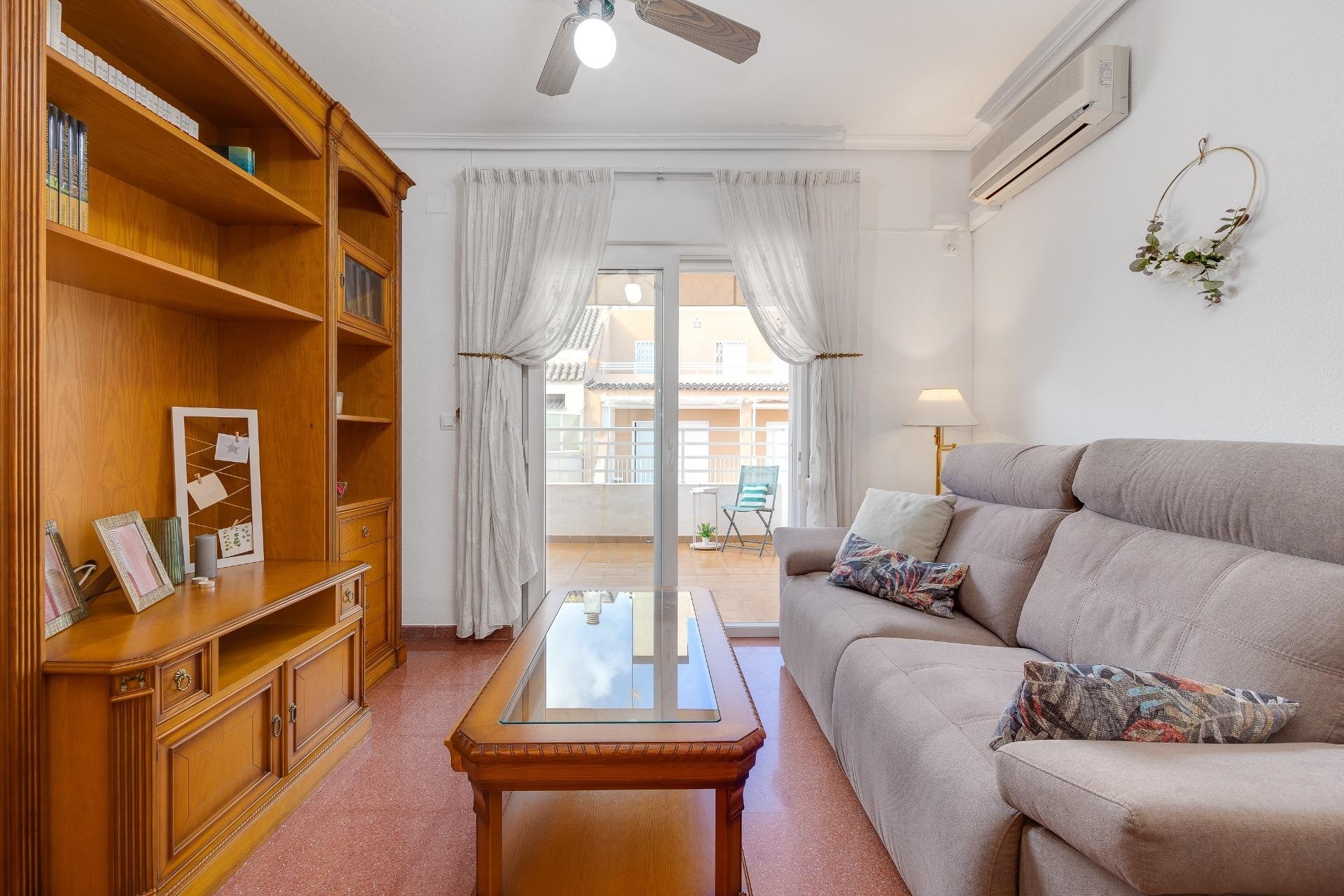 Resale - Apartment / Flat -
Torrevieja - Paseo maritimo