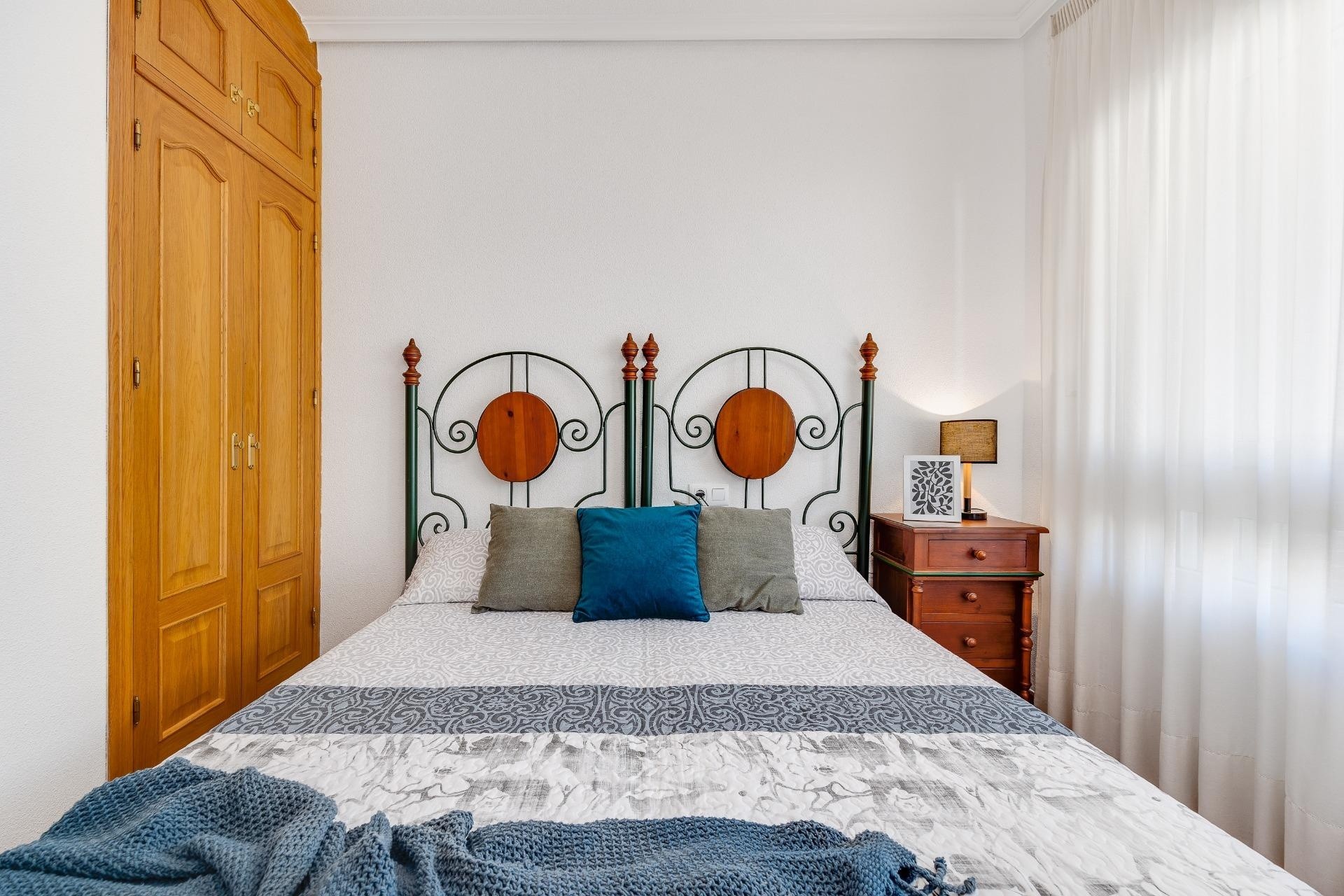 Resale - Apartment / Flat -
Torrevieja - Paseo maritimo