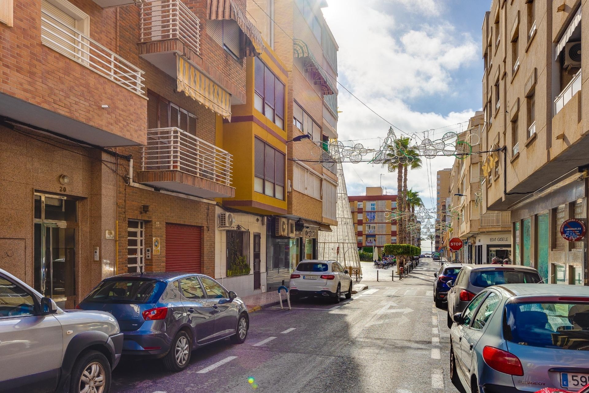 Resale - Apartment / Flat -
Torrevieja - Paseo maritimo