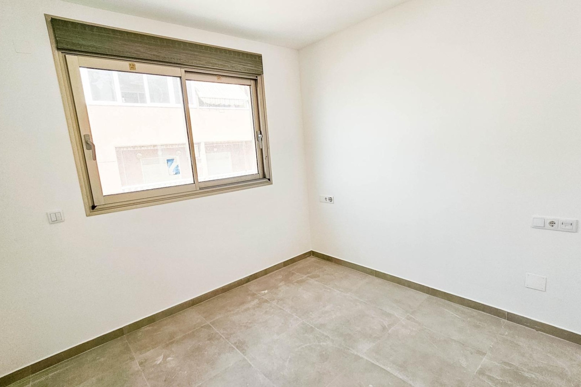 Resale - Apartment / Flat -
Torrevieja - Paseo Maritimo