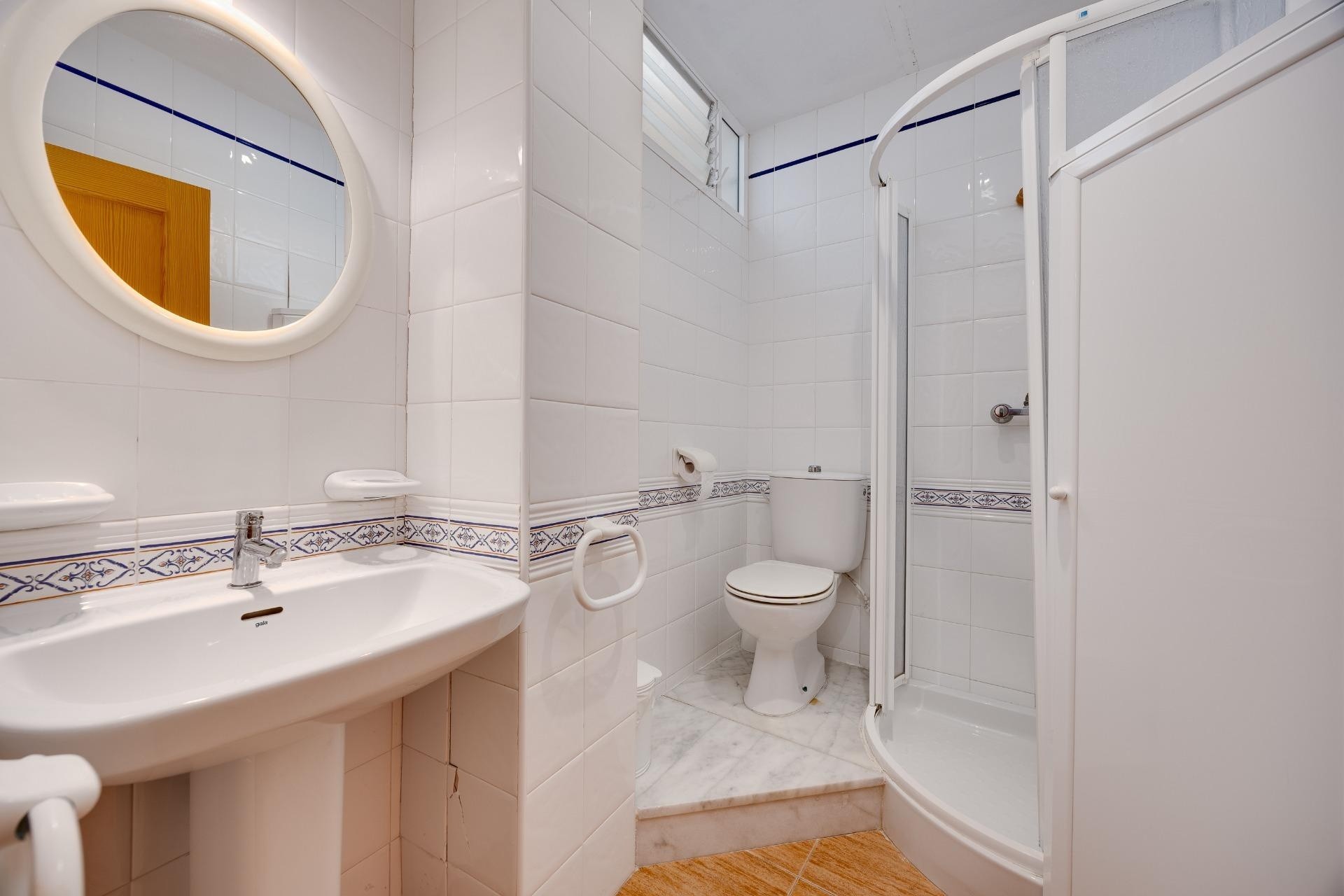 Resale - Apartment / Flat -
Torrevieja - Paseo Maritimo