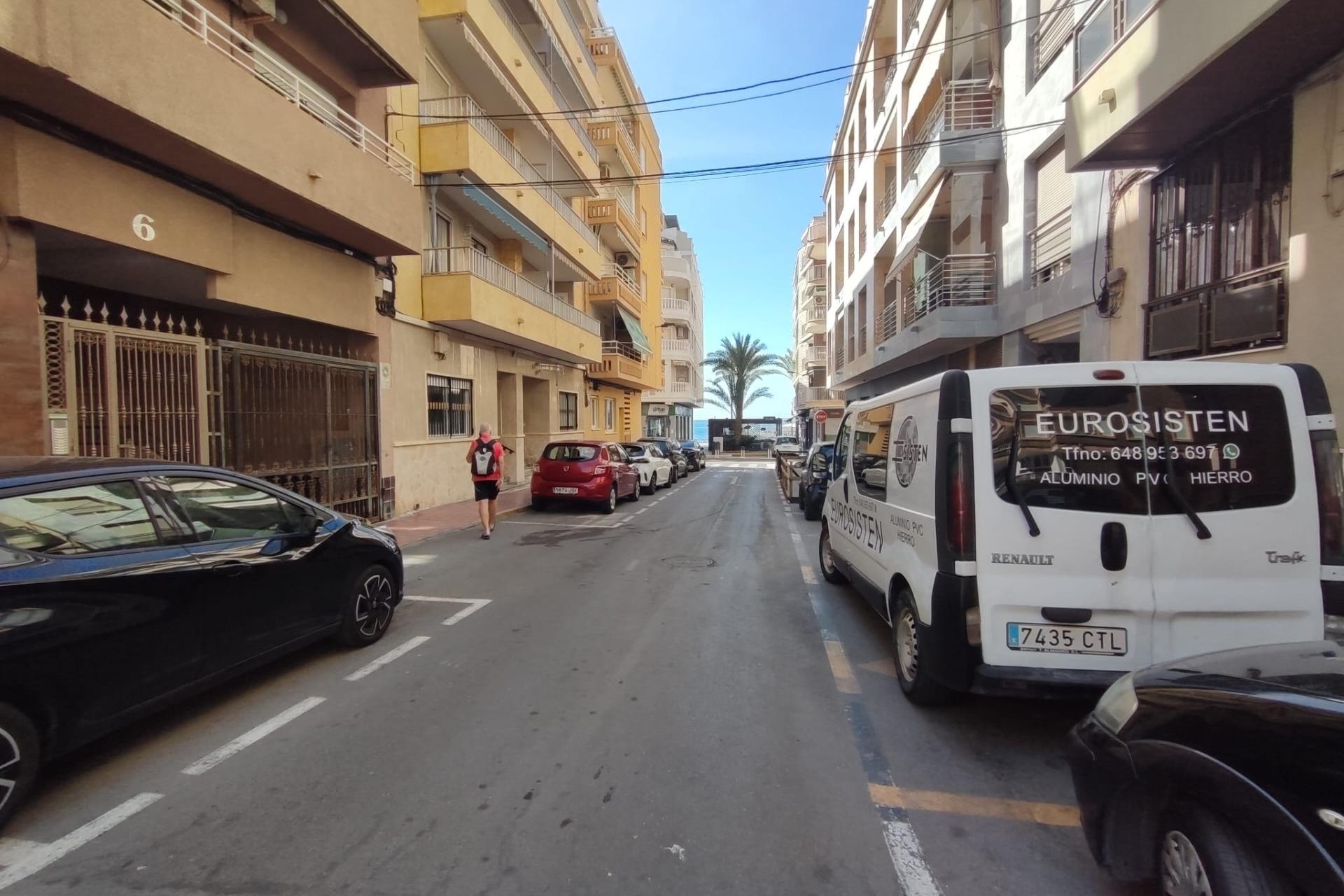 Resale - Apartment / Flat -
Torrevieja - Paseo Maritimo