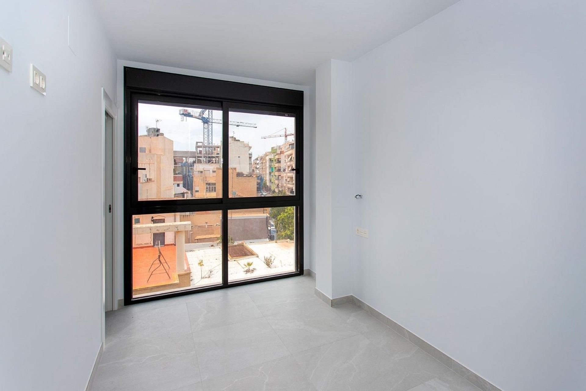 Resale - Apartment / Flat -
Torrevieja - Paseo maritimo