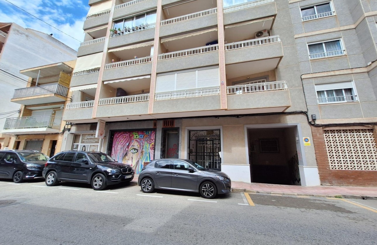 Resale - Apartment / Flat -
Torrevieja - Playa de los Locos