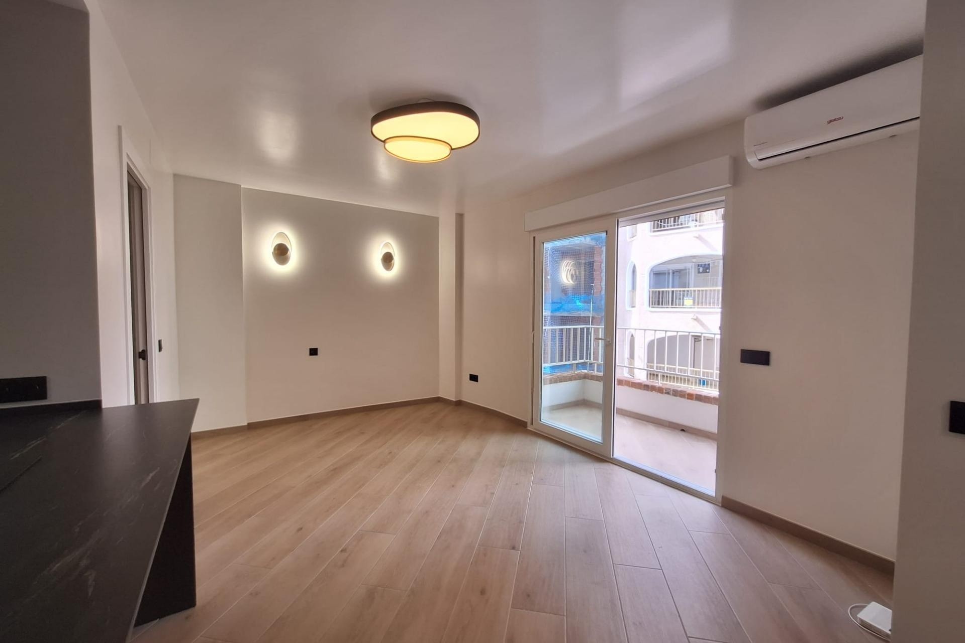 Resale - Apartment / Flat -
Torrevieja - Playa de los Locos