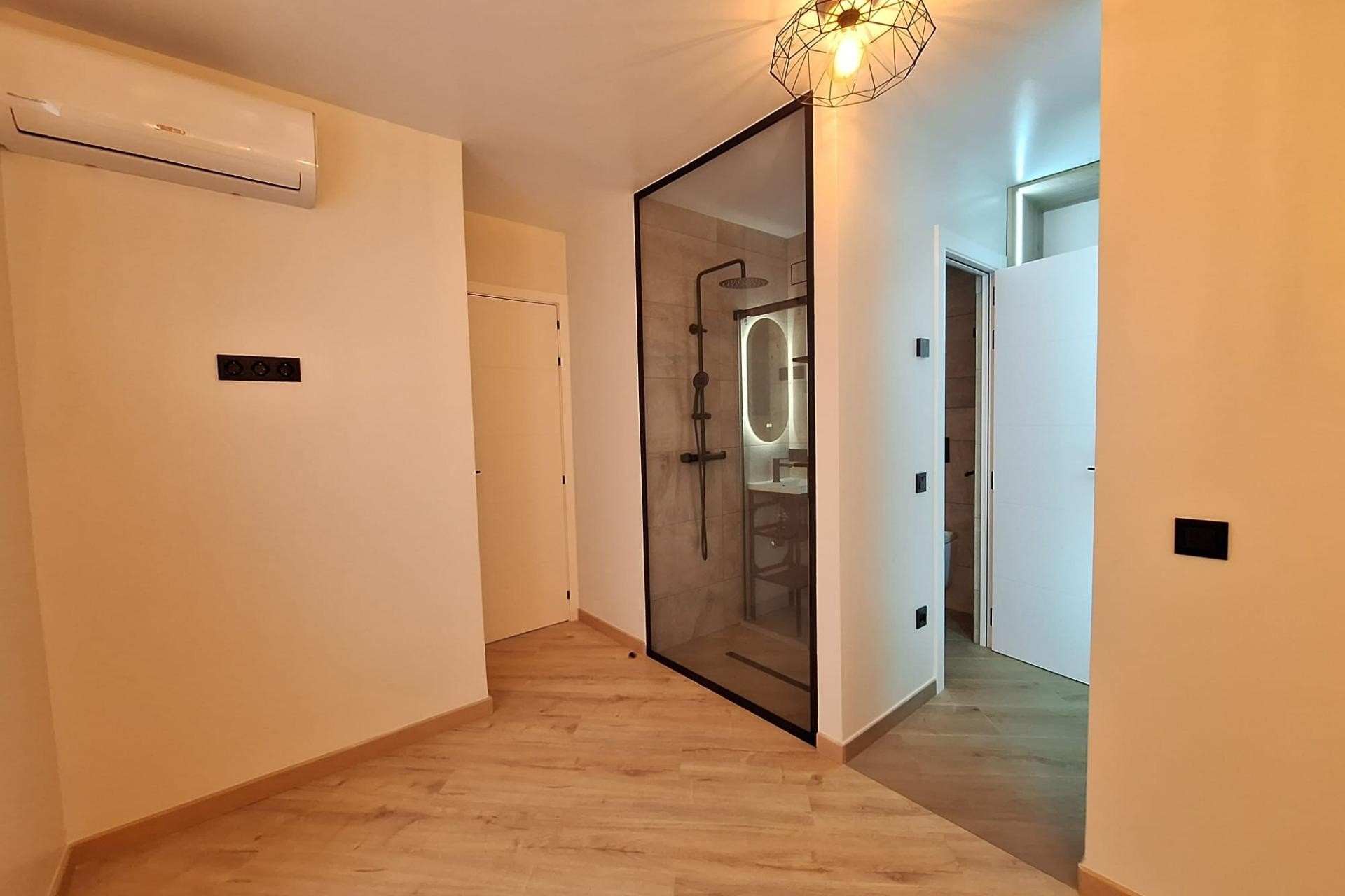 Resale - Apartment / Flat -
Torrevieja - Playa de los Locos