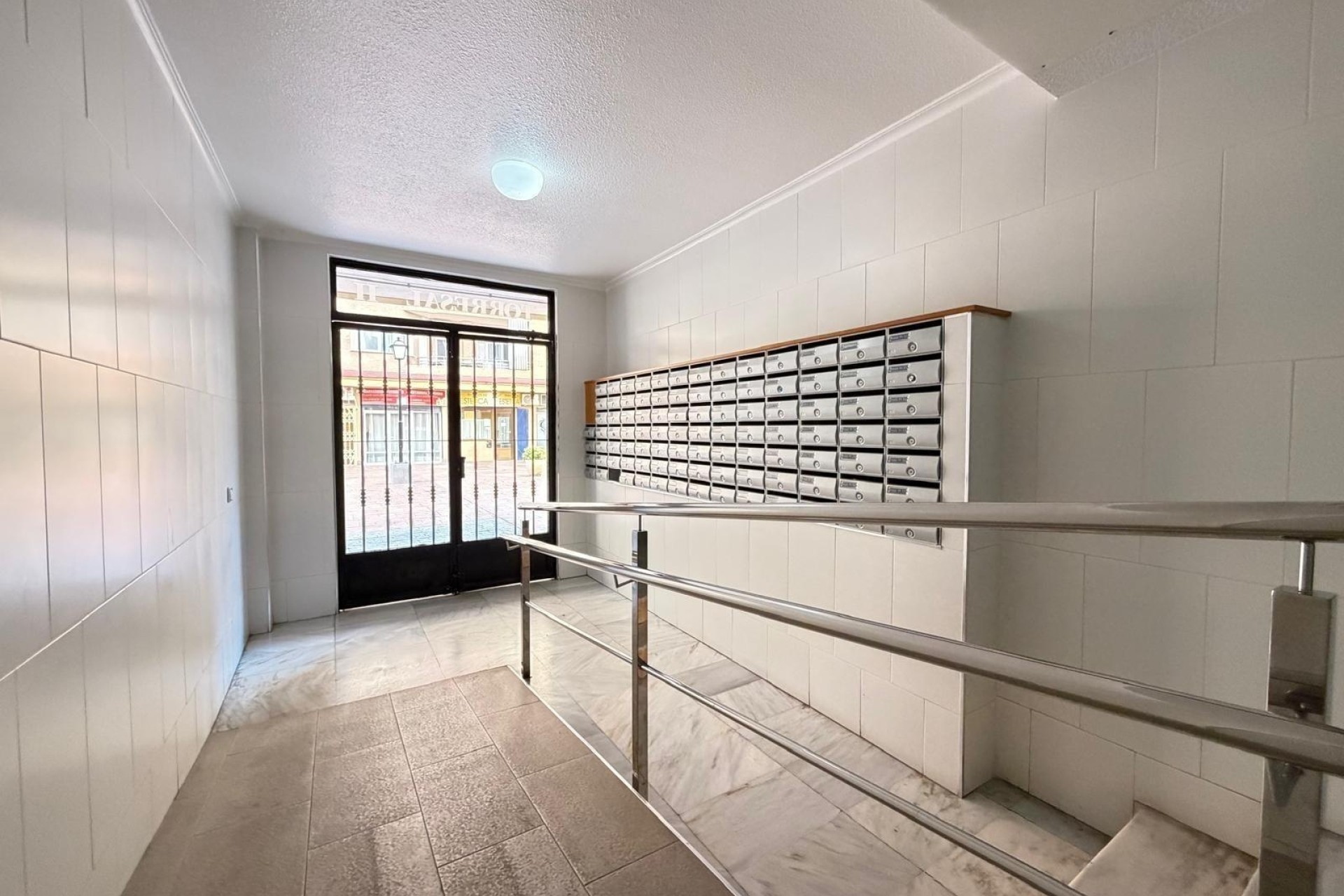 Resale - Apartment / Flat -
Torrevieja - Playa de los Locos