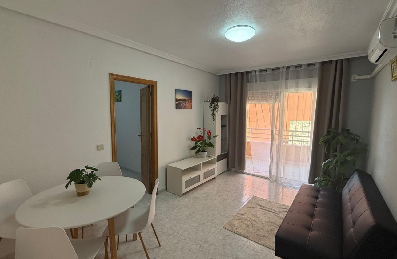 Resale - Apartment / Flat -
Torrevieja - Playa de los Locos