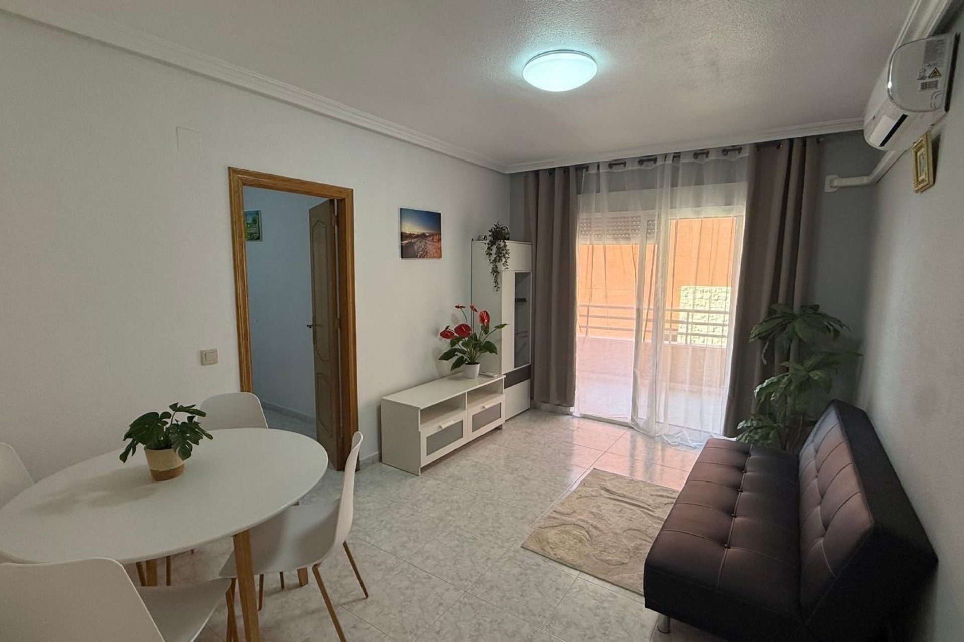 Resale - Apartment / Flat -
Torrevieja - Playa de los Locos