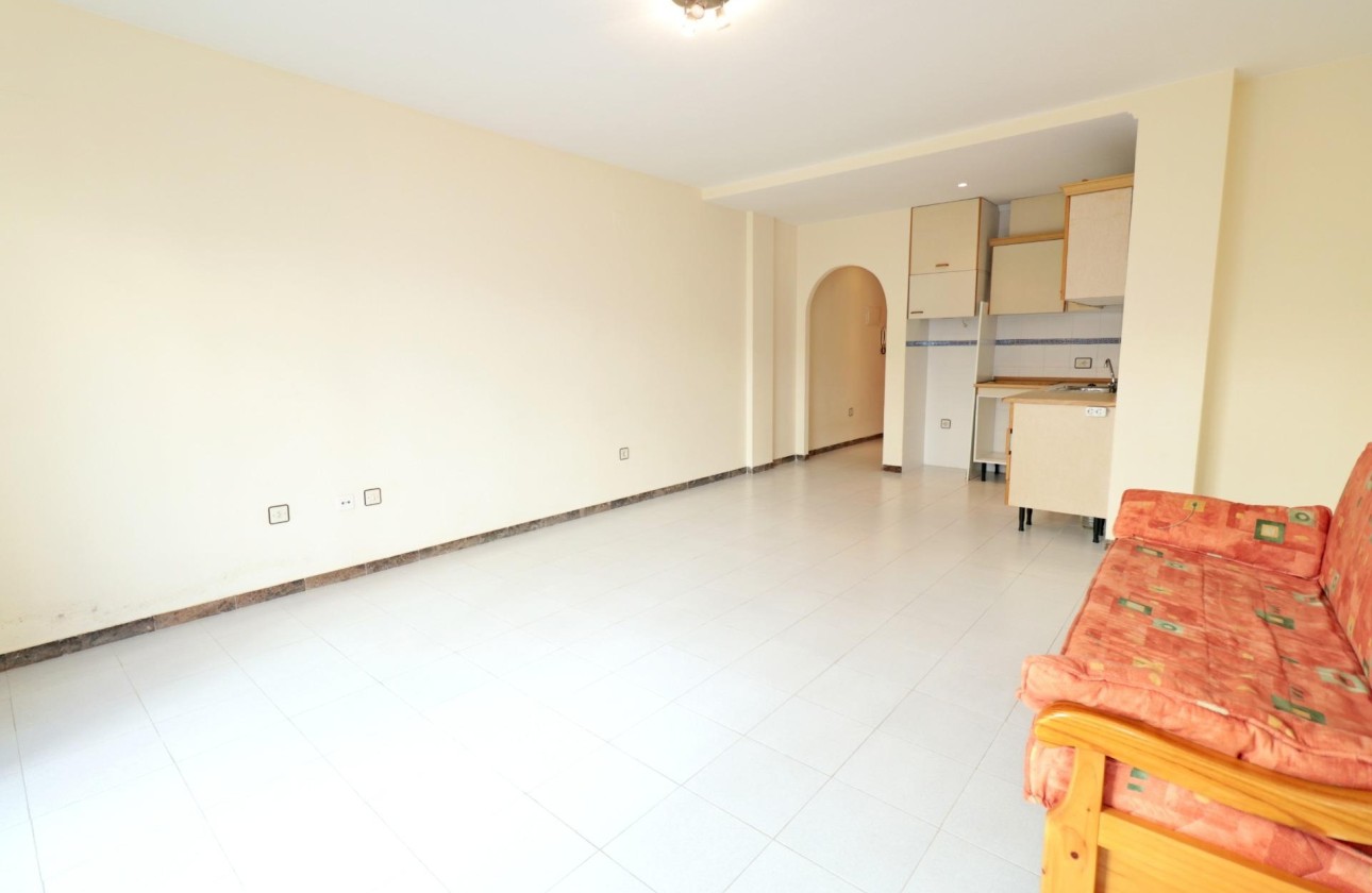 Resale - Apartment / Flat -
Torrevieja - Playa de los Locos