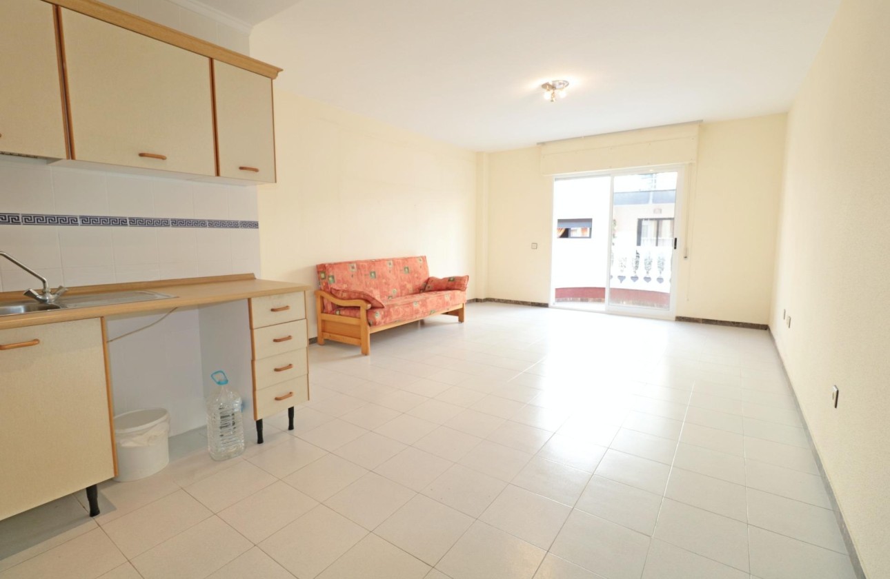 Resale - Apartment / Flat -
Torrevieja - Playa de los Locos