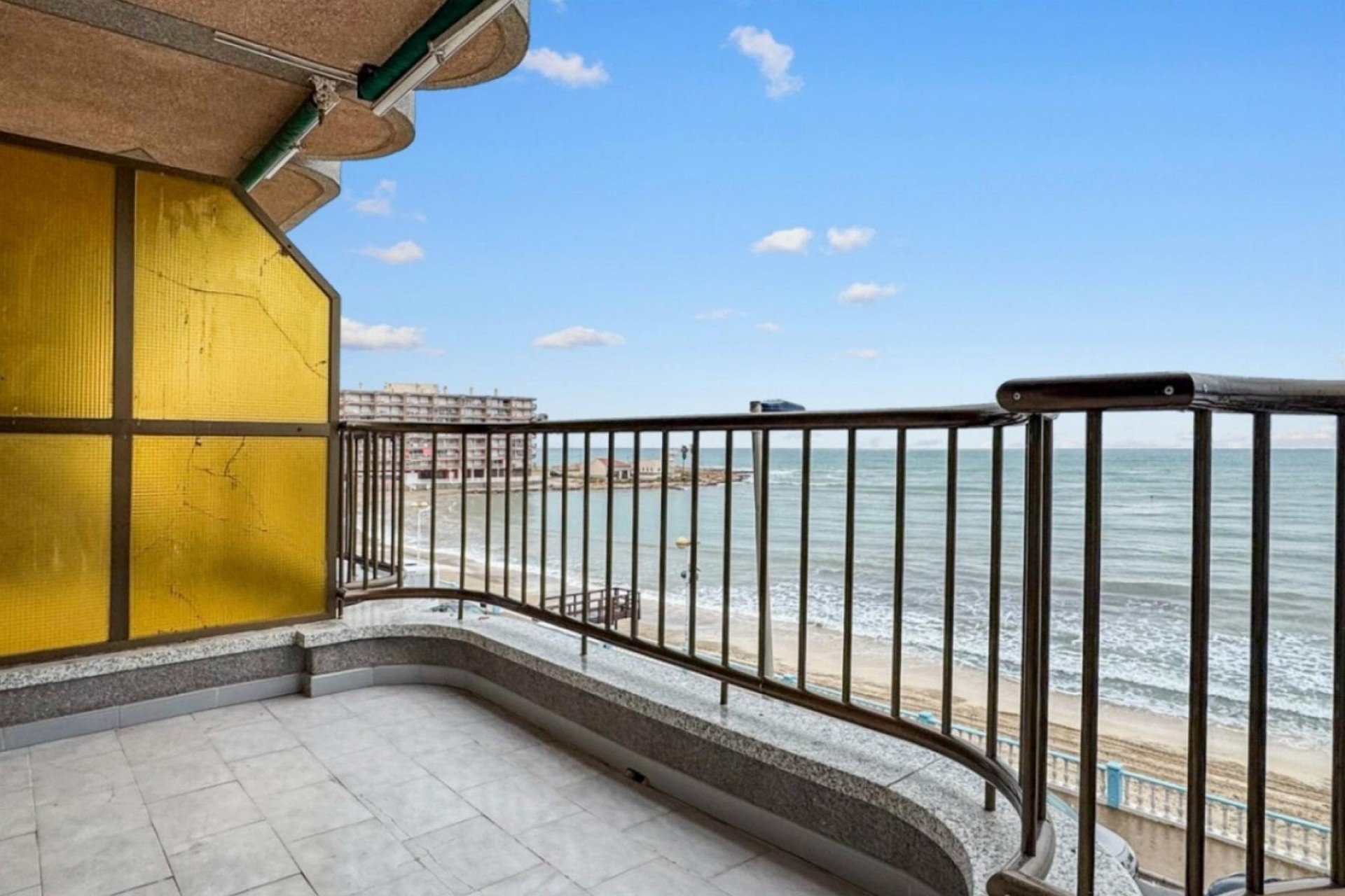 Resale - Apartment / Flat -
Torrevieja - Playa de los Locos
