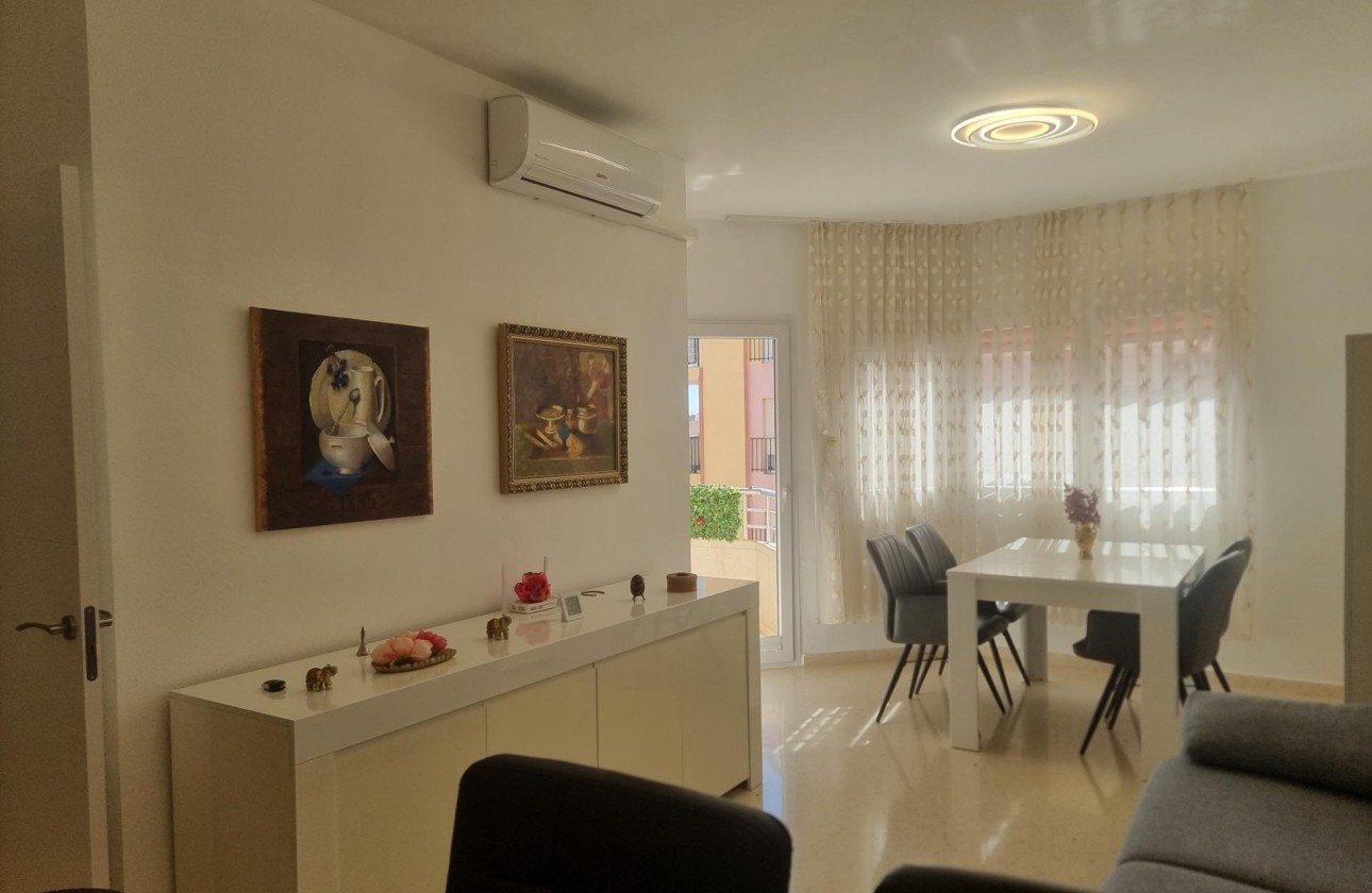 Resale - Apartment / Flat -
Torrevieja - Playa de los Locos