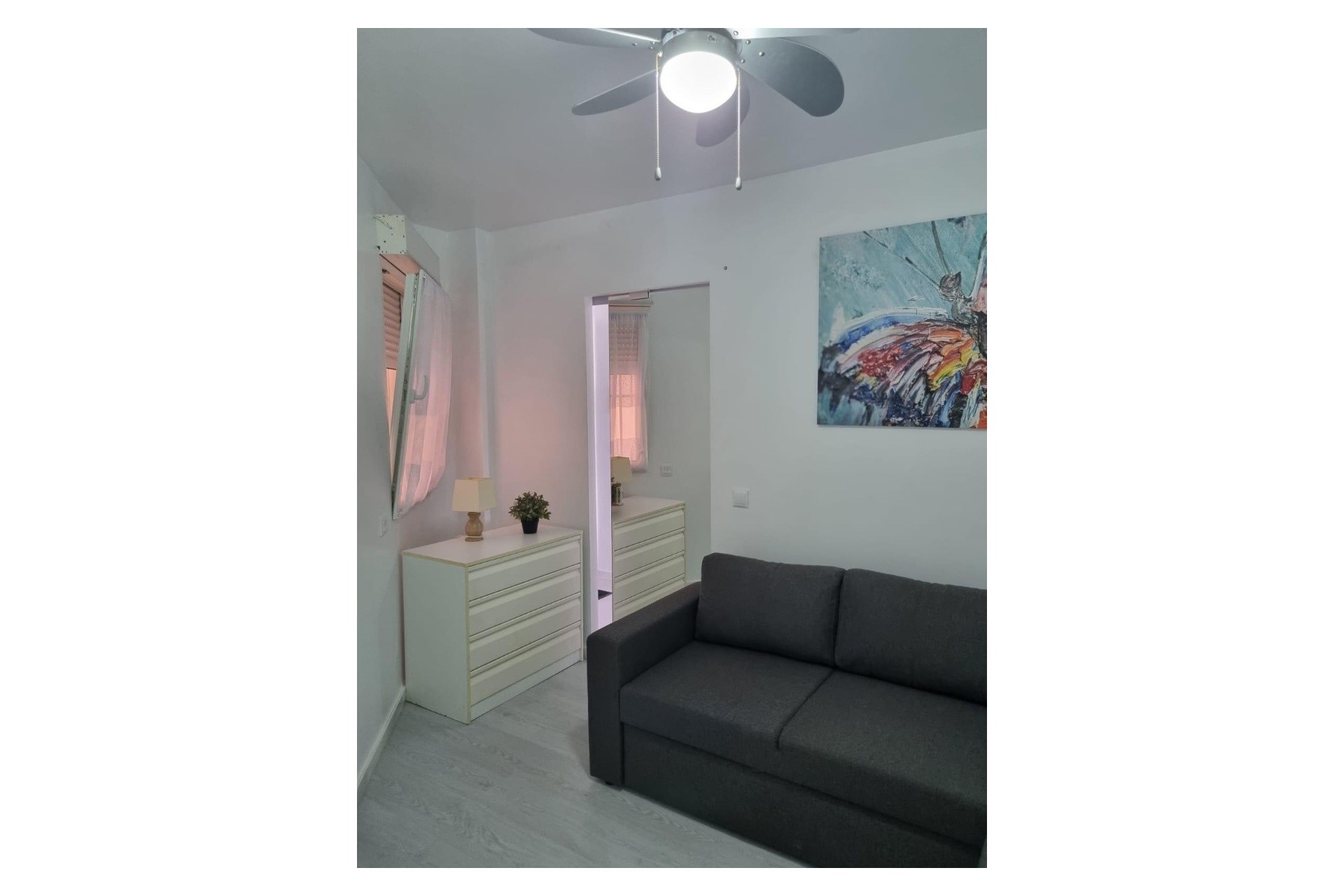 Resale - Apartment / Flat -
Torrevieja - Playa de los Naufragos