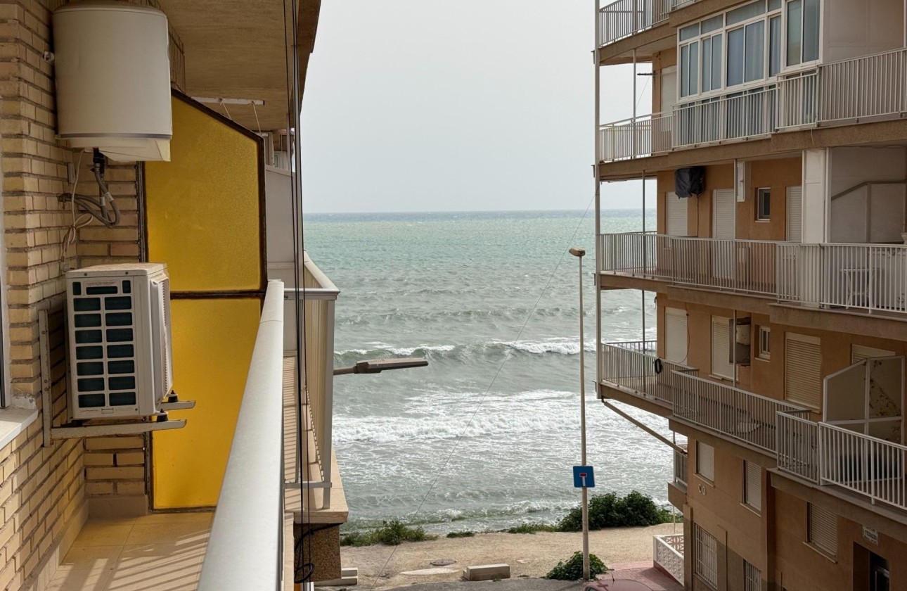 Resale - Apartment / Flat -
Torrevieja - Playa de los Naufragos