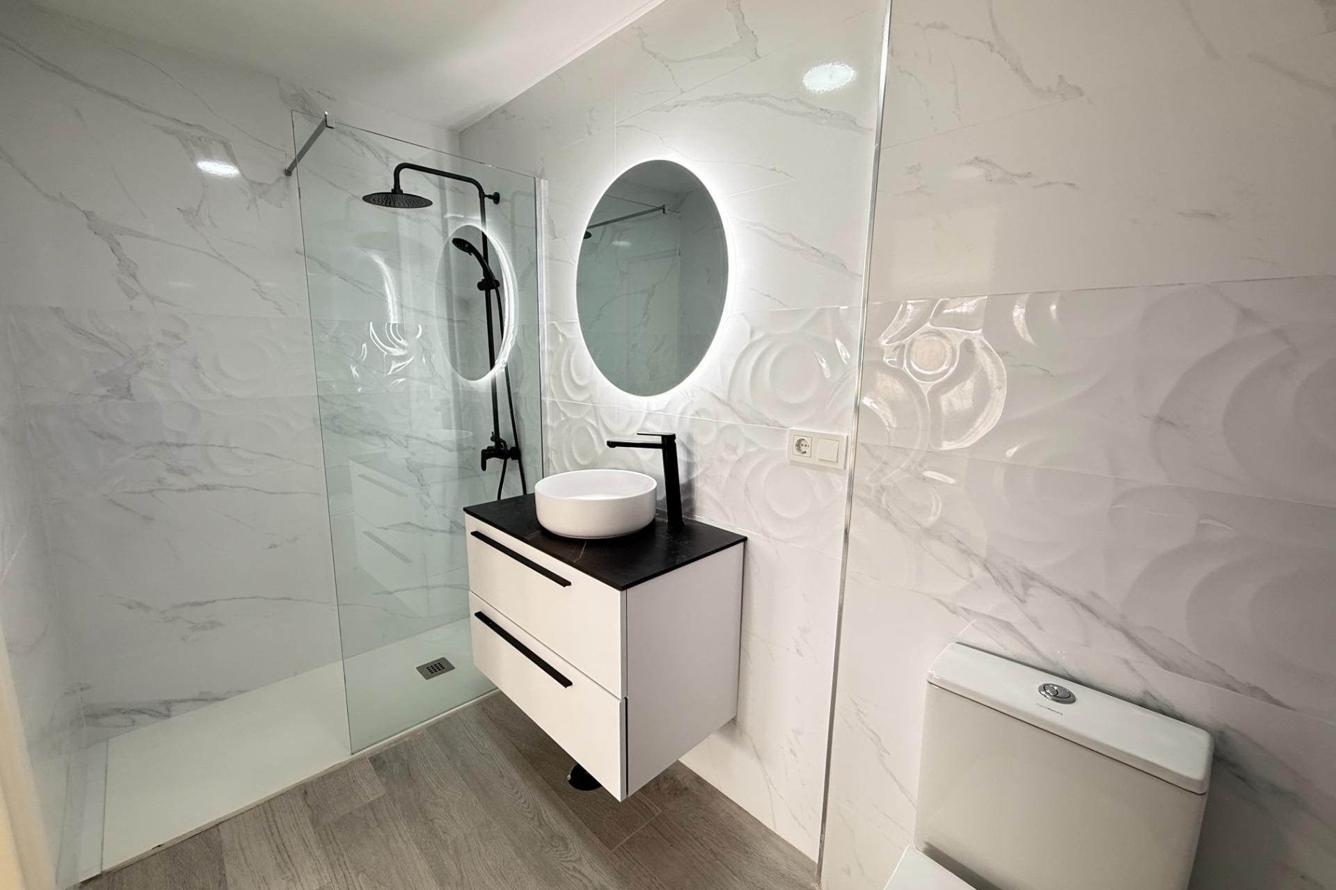 Resale - Apartment / Flat -
Torrevieja - Playa de los Naufragos