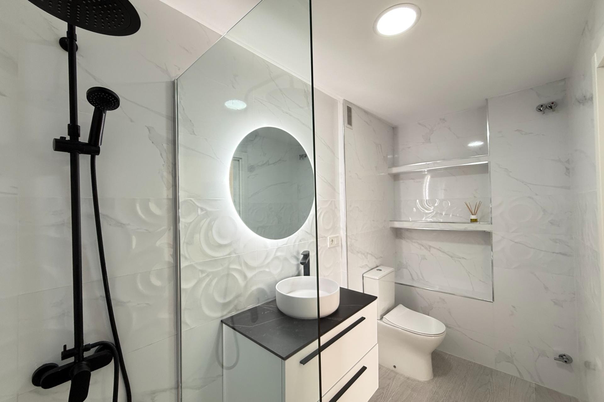 Resale - Apartment / Flat -
Torrevieja - Playa de los Naufragos