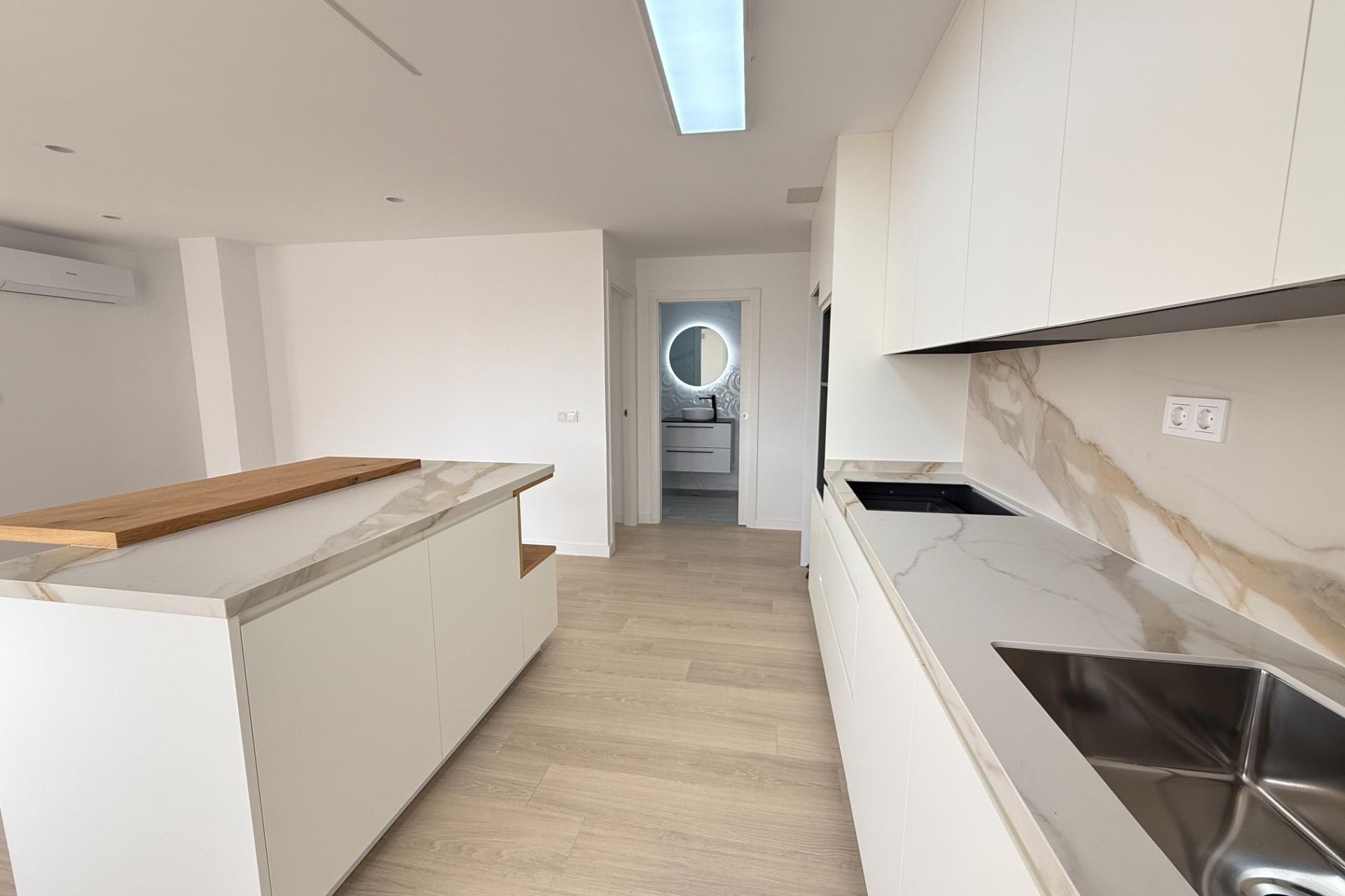 Resale - Apartment / Flat -
Torrevieja - Playa de los Naufragos