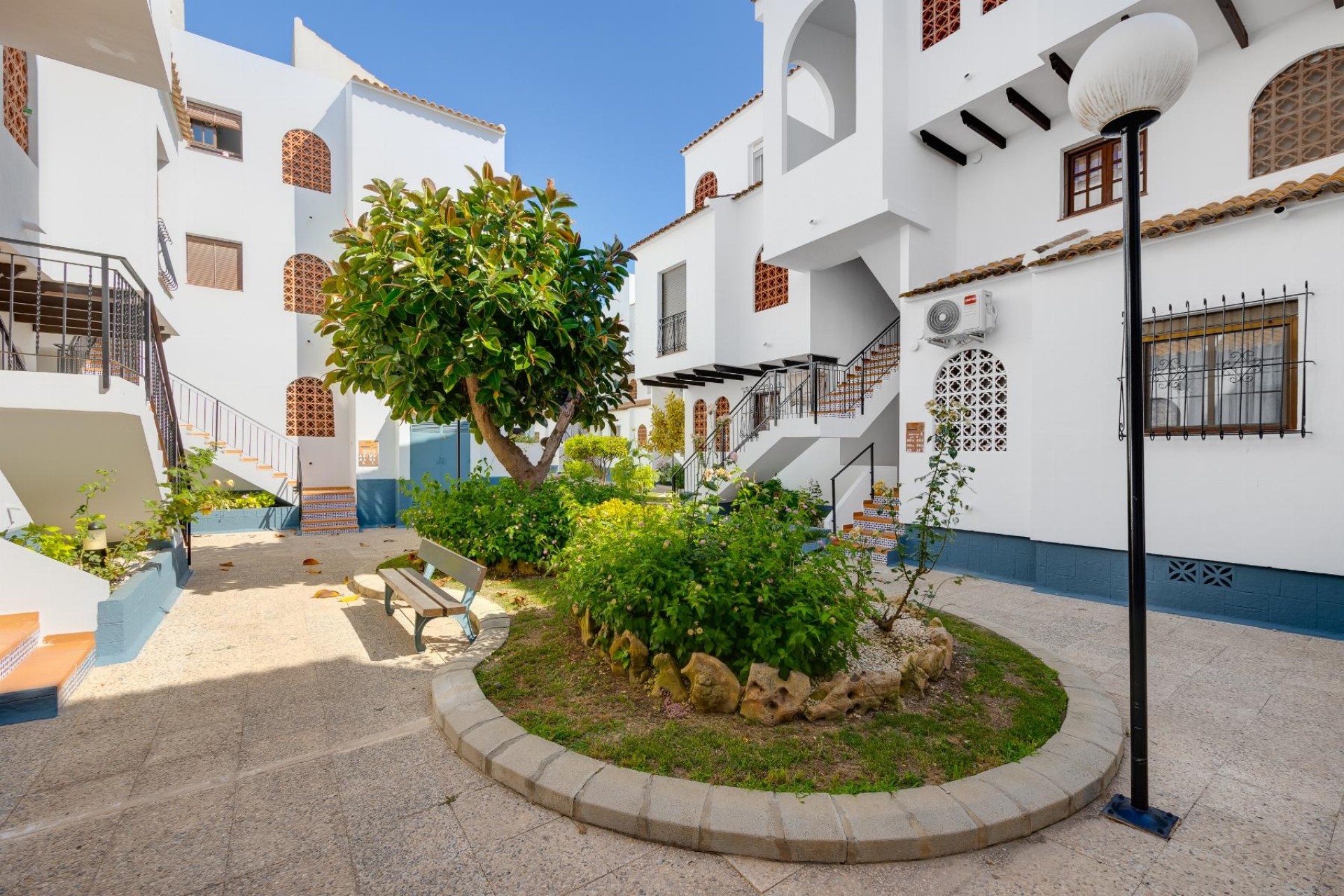 Resale - Apartment / Flat -
Torrevieja - Playa de los Naufragos