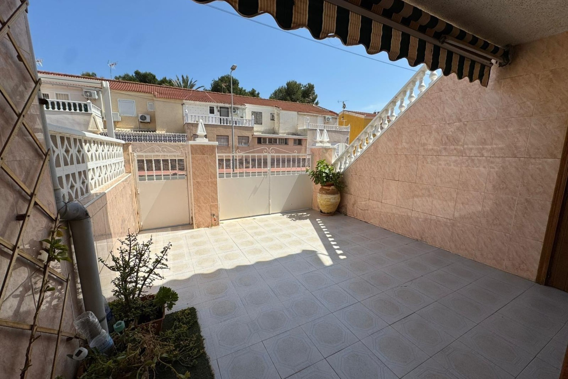 Resale - Apartment / Flat -
Torrevieja - Playa de los Naufragos