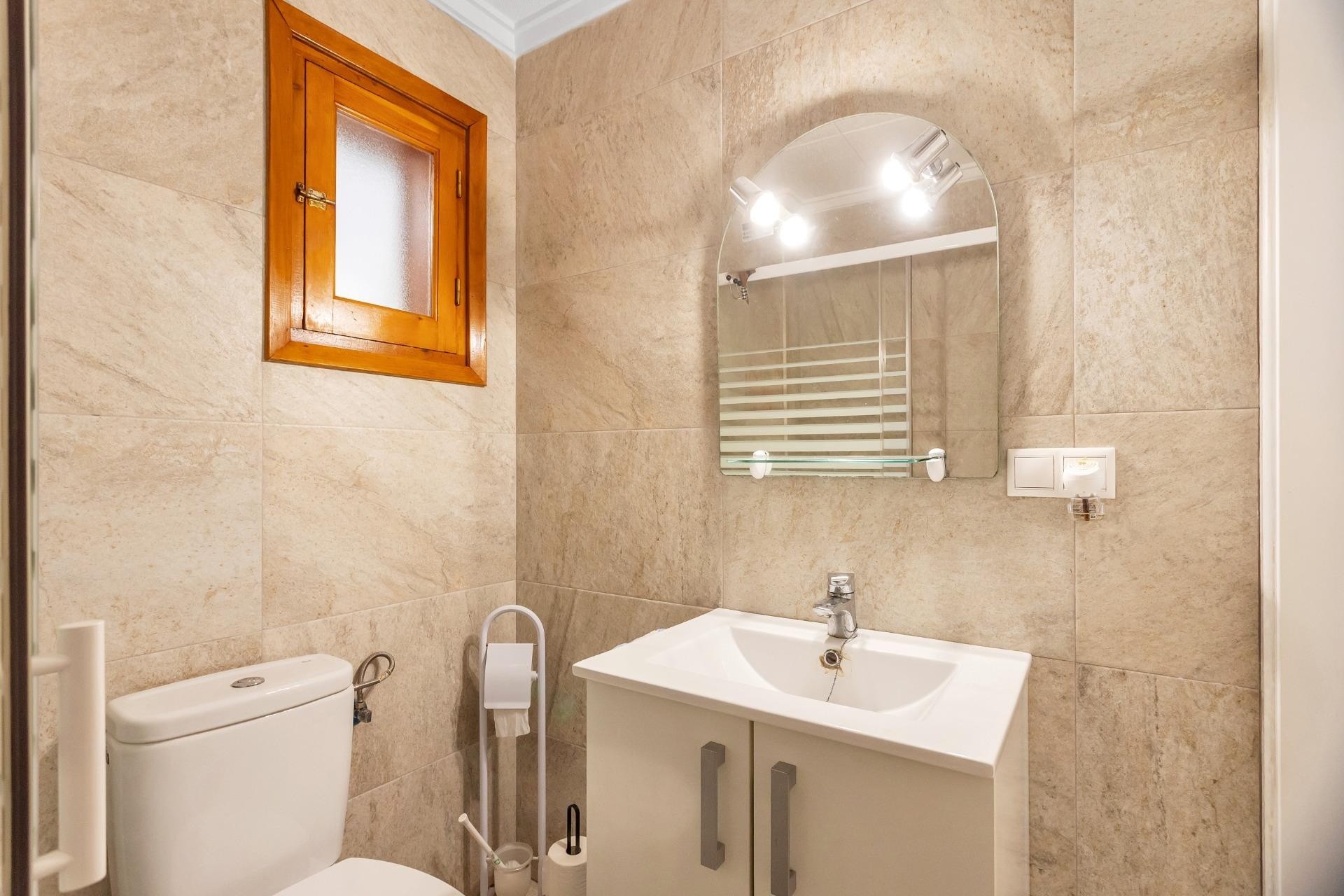 Resale - Apartment / Flat -
Torrevieja - Playa de los Naufragos