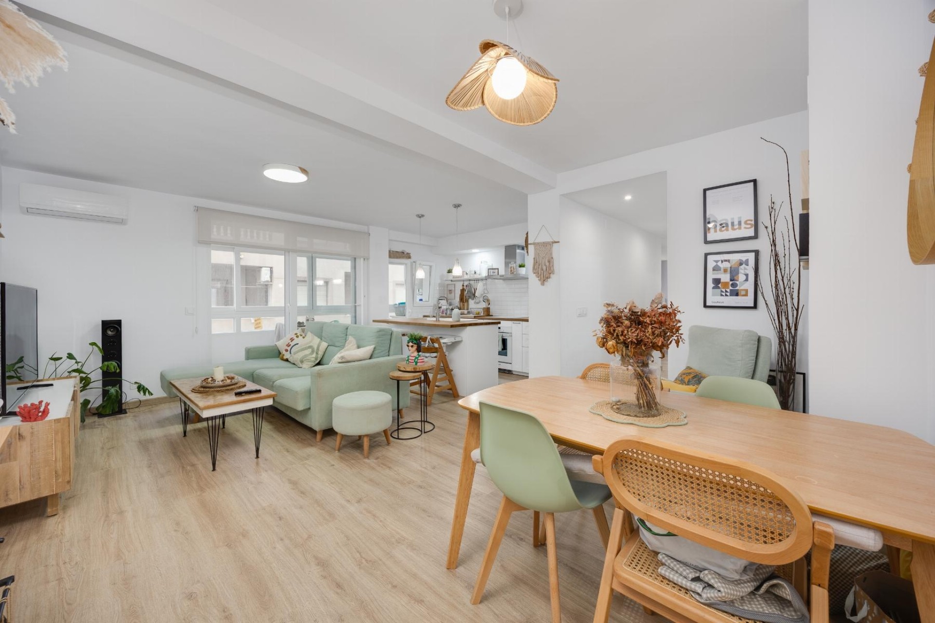 Resale - Apartment / Flat -
Torrevieja - Playa de los Naufragos