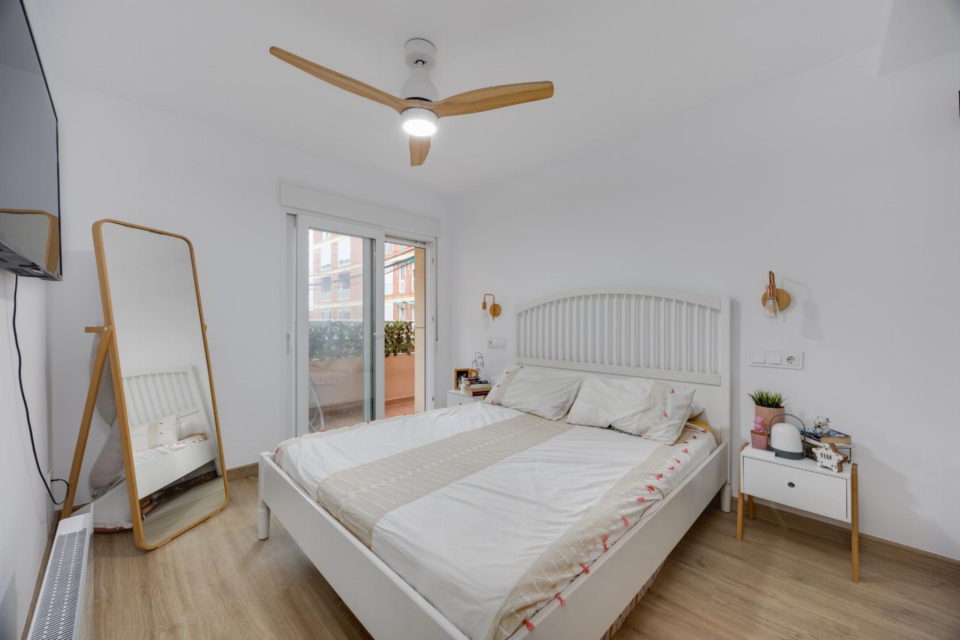 Resale - Apartment / Flat -
Torrevieja - Playa de los Naufragos