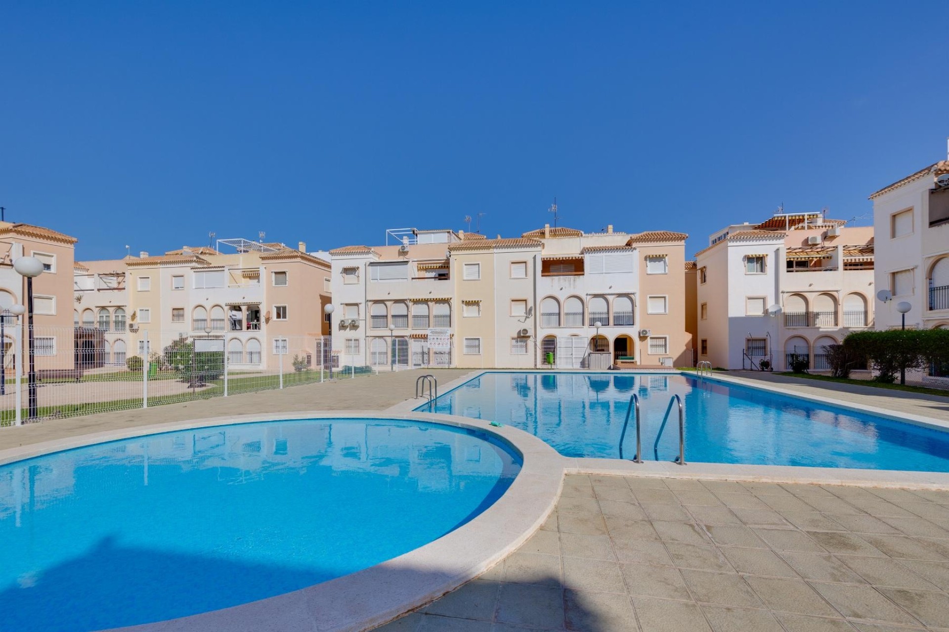 Resale - Apartment / Flat -
Torrevieja - Playa de los Naufragos