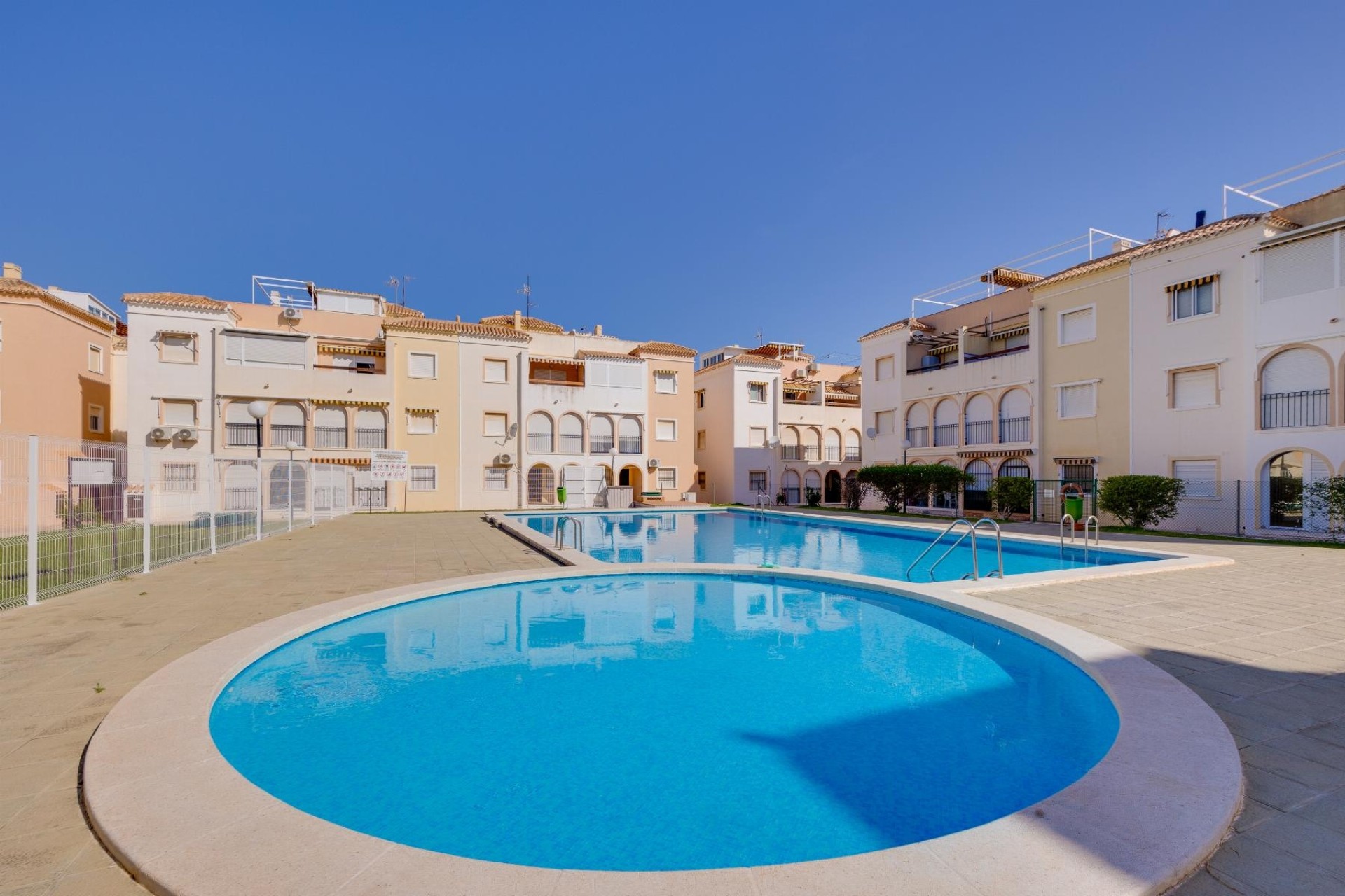 Resale - Apartment / Flat -
Torrevieja - Playa de los Naufragos
