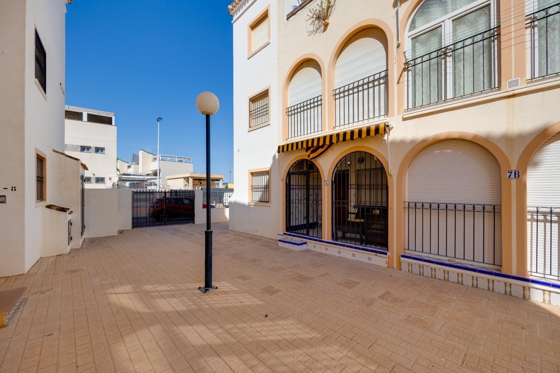 Resale - Apartment / Flat -
Torrevieja - Playa de los Naufragos