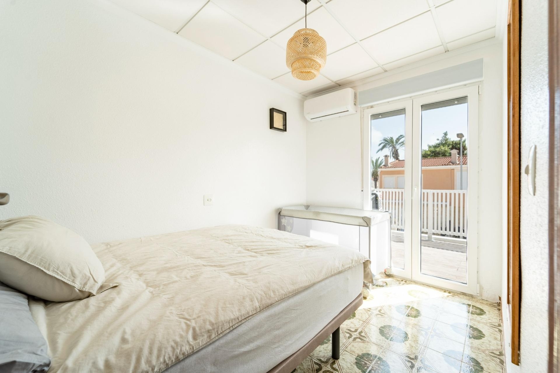 Resale - Apartment / Flat -
Torrevieja - Playa de los Naufragos