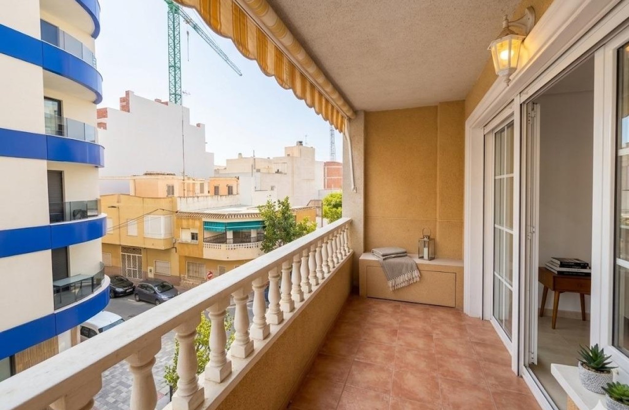 Resale - Apartment / Flat -
Torrevieja - Playa del Cura