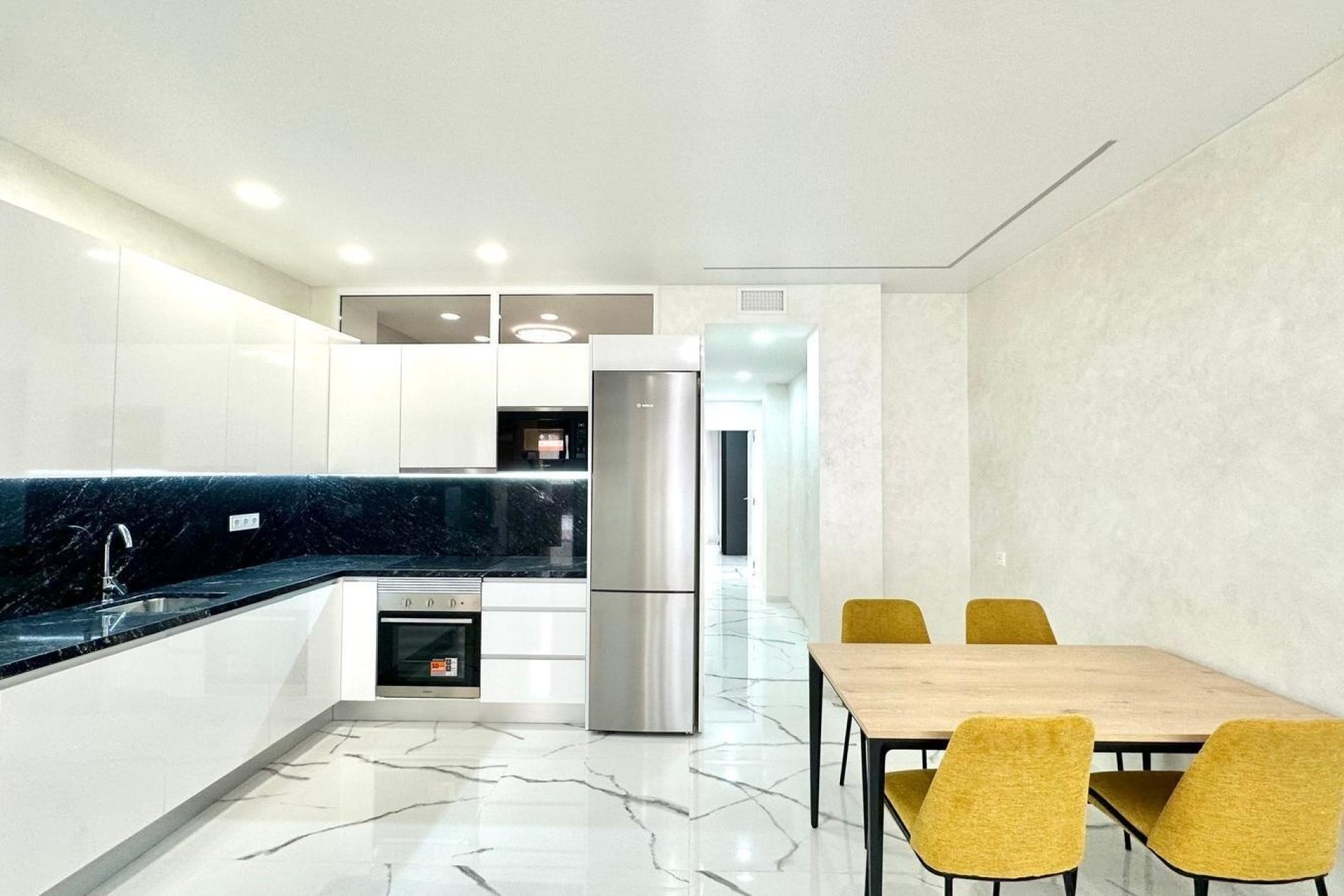 Resale - Apartment / Flat -
Torrevieja - Playa del Cura