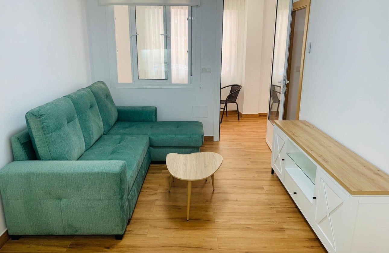 Resale - Apartment / Flat -
Torrevieja - Playa del Cura