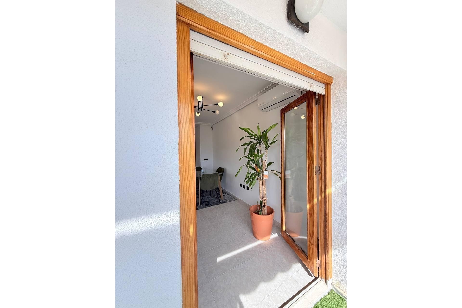 Resale - Apartment / Flat -
Torrevieja - Playa del Cura