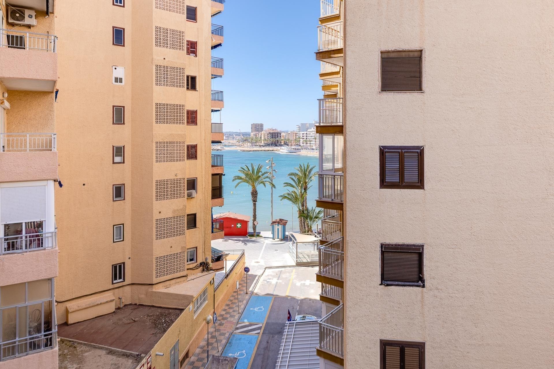 Resale - Apartment / Flat -
Torrevieja - Playa del Cura