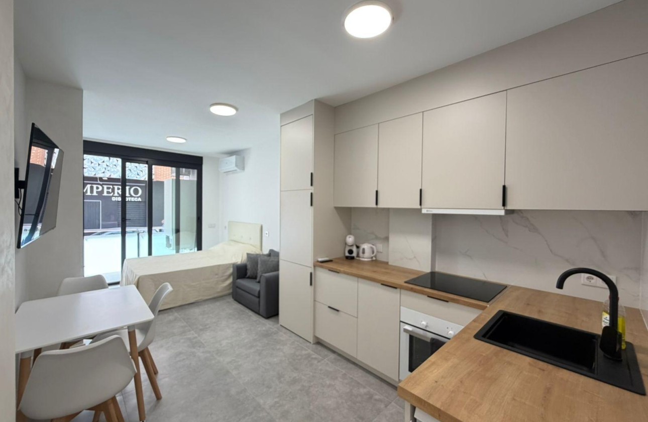 Resale - Apartment / Flat -
Torrevieja - Playa del Cura