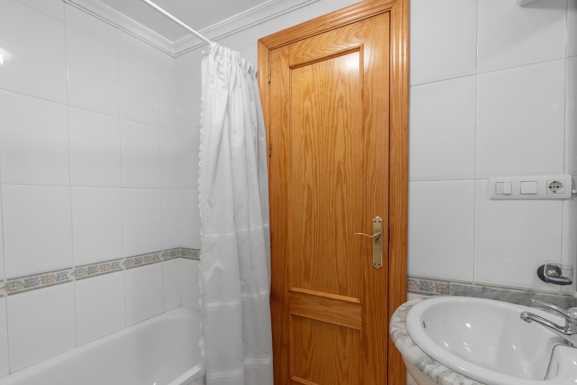 Resale - Apartment / Flat -
Torrevieja - Playa del Cura