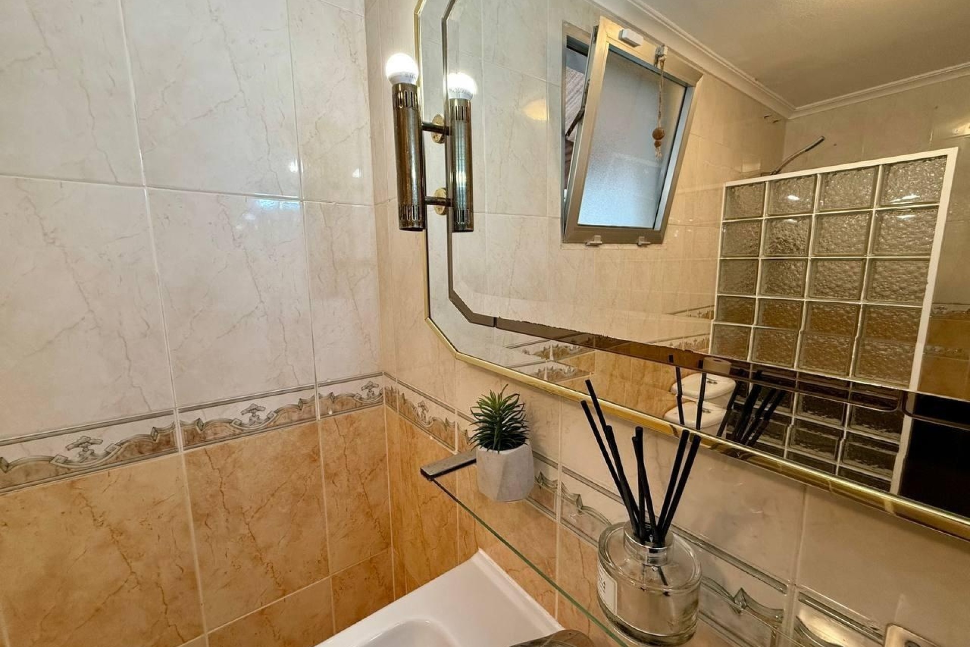 Resale - Apartment / Flat -
Torrevieja - Playa del Cura