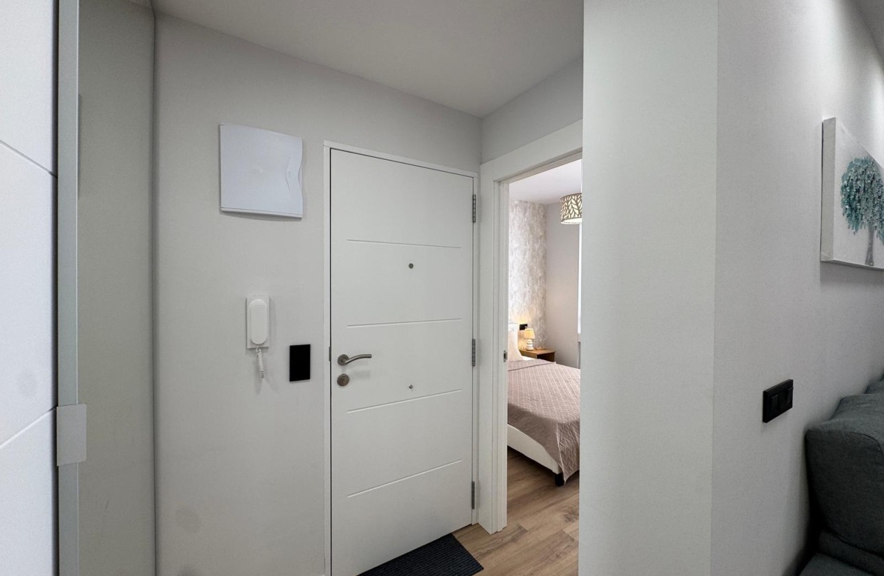 Resale - Apartment / Flat -
Torrevieja - Playa del Cura