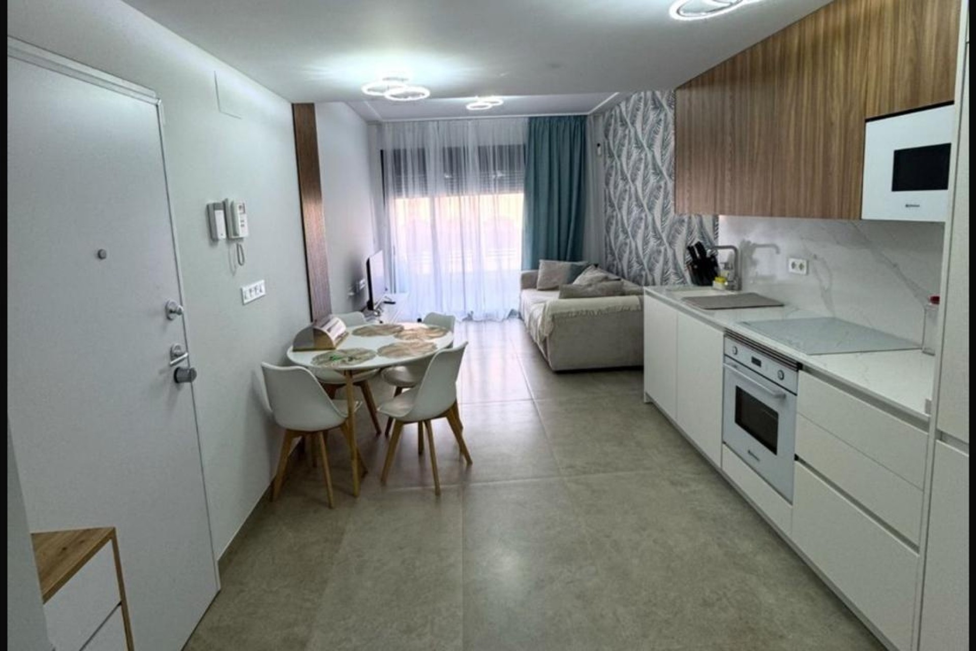 Resale - Apartment / Flat -
Torrevieja - Playa del Cura