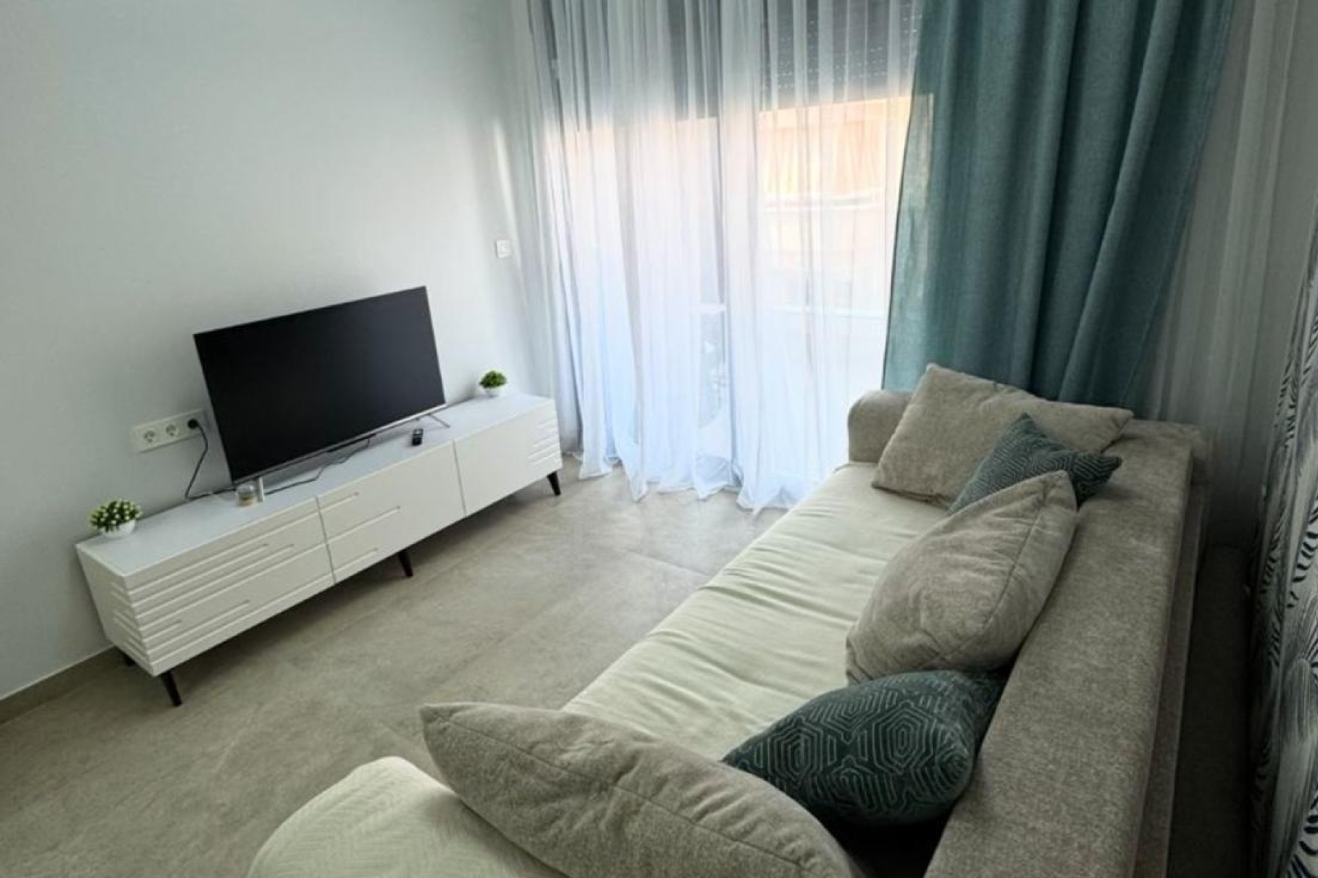 Resale - Apartment / Flat -
Torrevieja - Playa del Cura